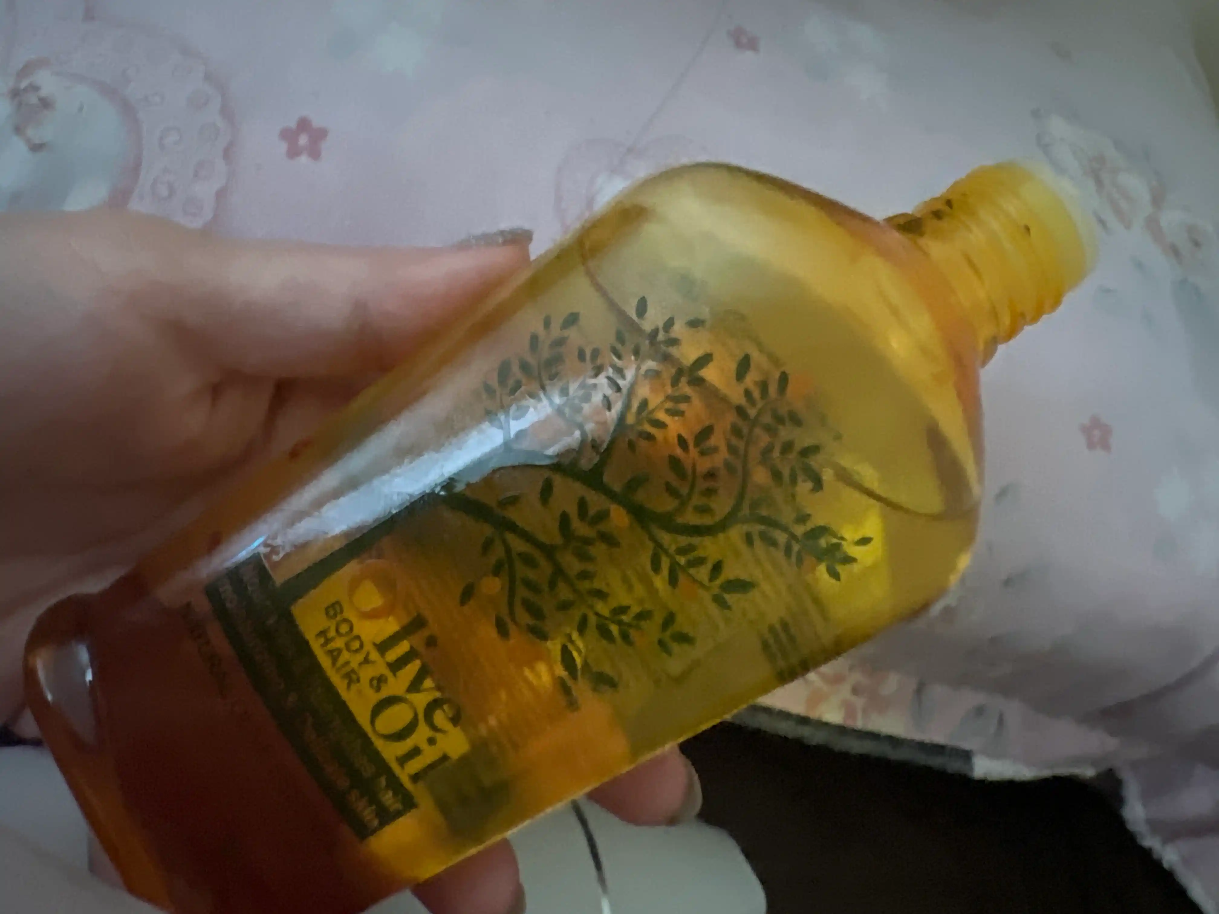 Tana parvarishi va sochlarni mustahkamlash uchun Olive Oil universal massaj moyi, 200 ml