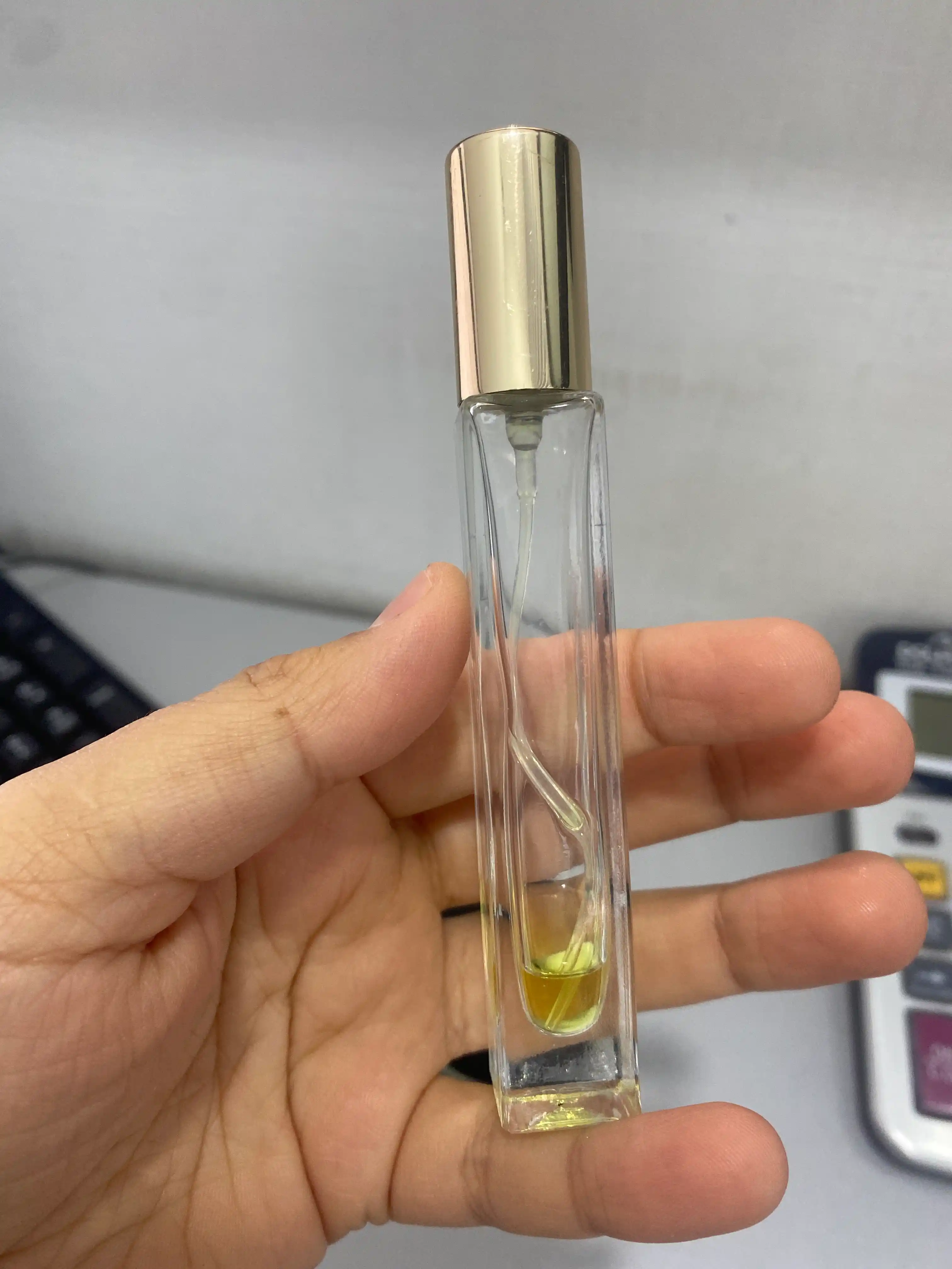 Atir Molecula 020, erklaklar va ayollar uchun 50% Masla (Ekstrakt parfyuma) 10ML
