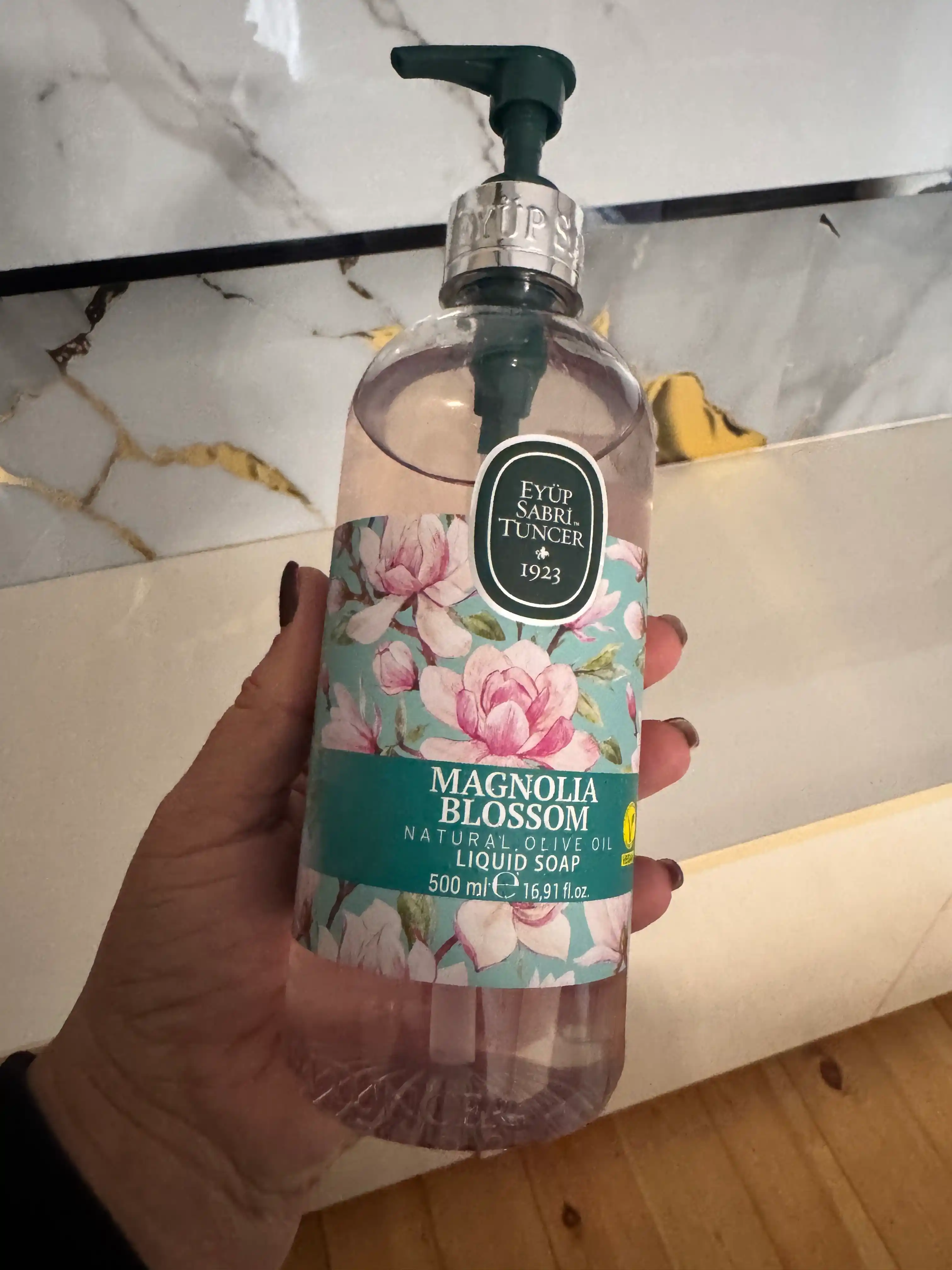 Suyuq sovun EYÜP SABRİ TUNCER Olive Oil Magnolia 500 ml