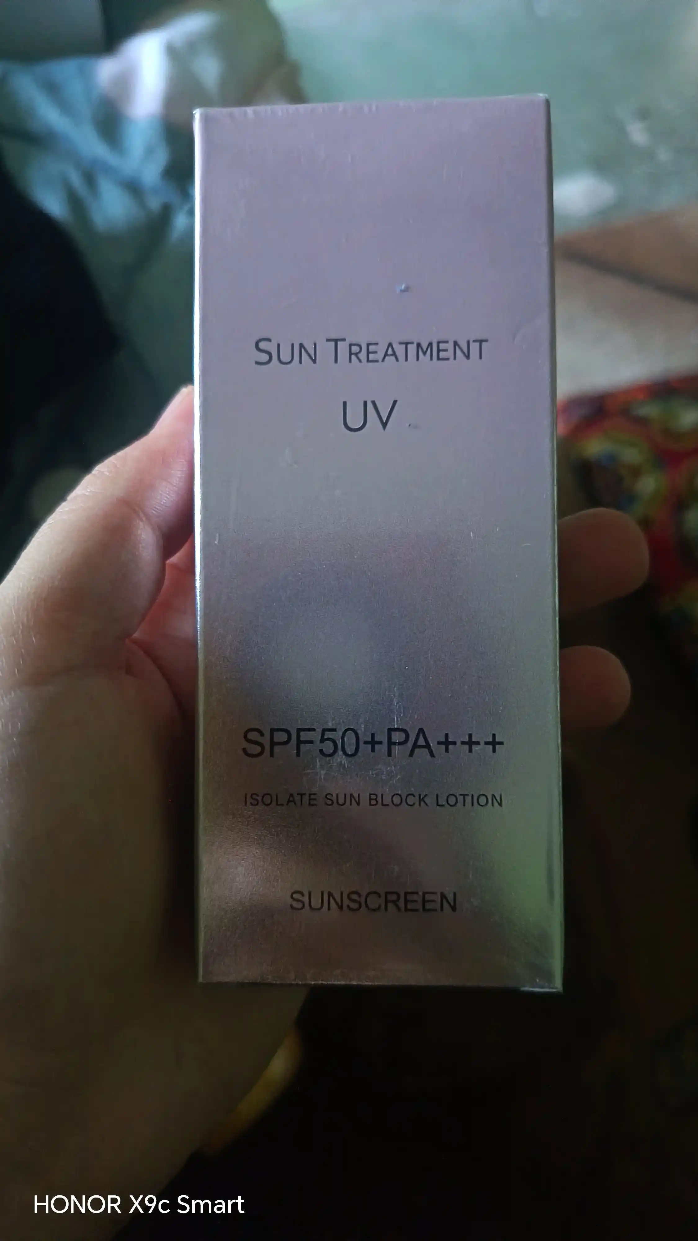 Quyoshdan himoya qiluvchi va namlantiruvchi yuz uchun krem UV SPF50+PA+++