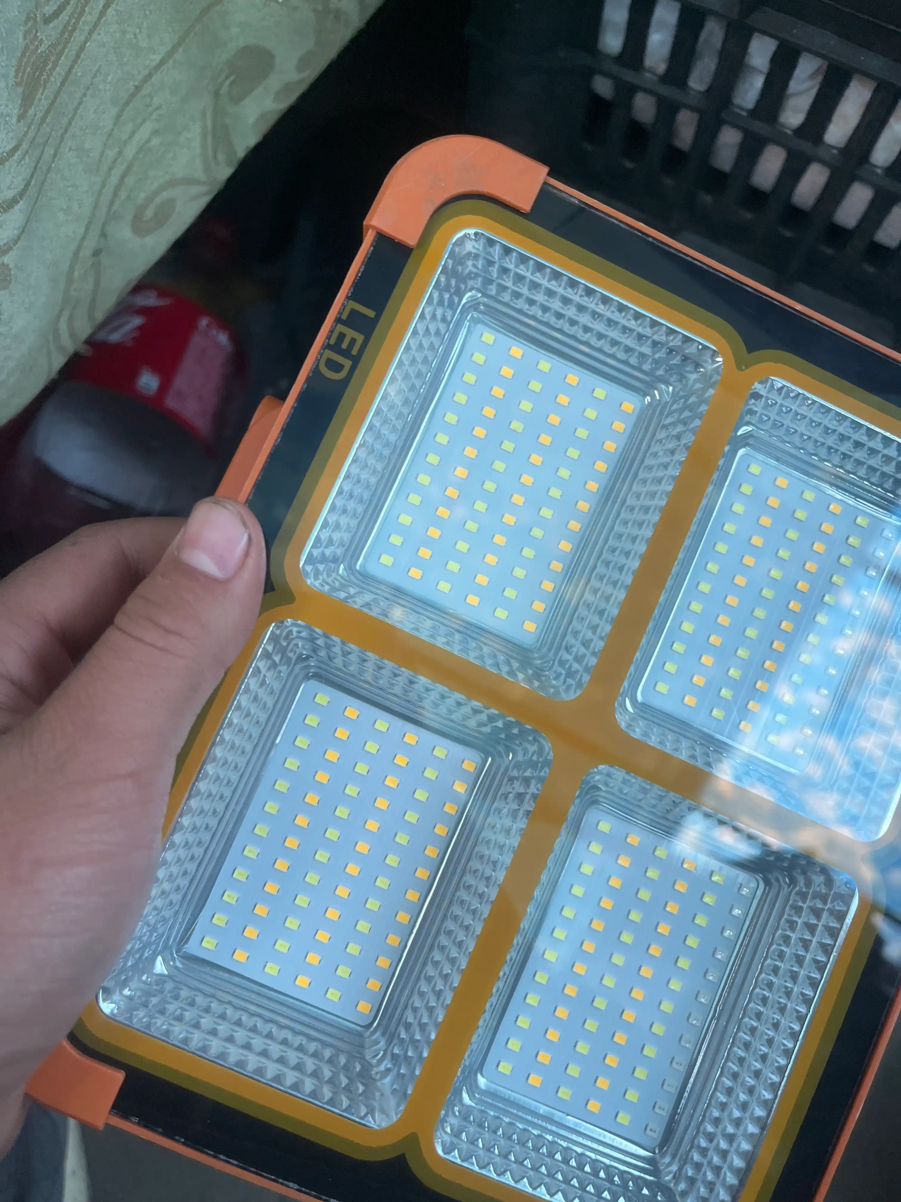 Akkumulyatorli LED proyektor fonar 8000mAh, IP66, Power Bank