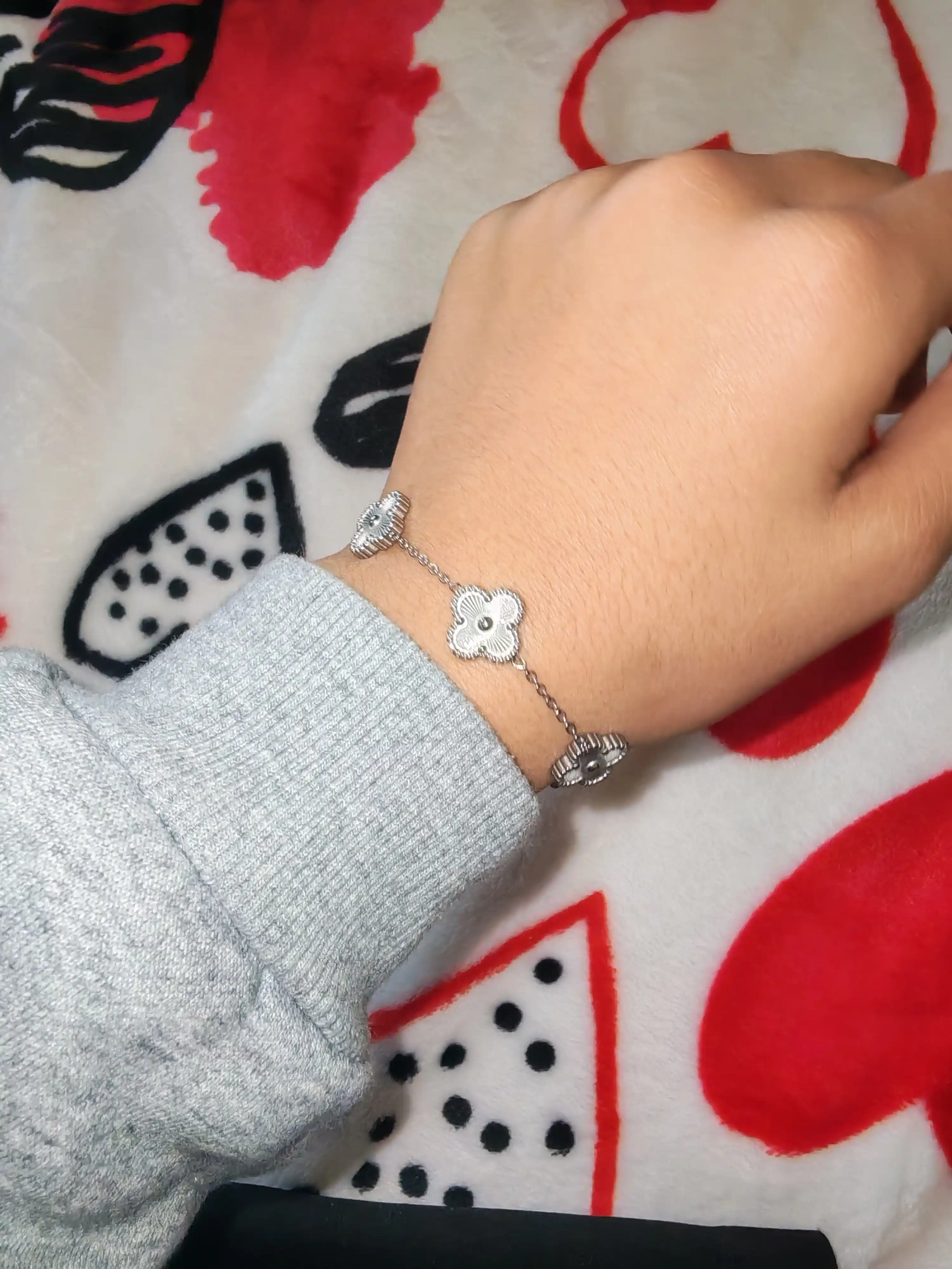Браслет Van Cleef для женщин и девушек — не темнеет, цвет не меняется