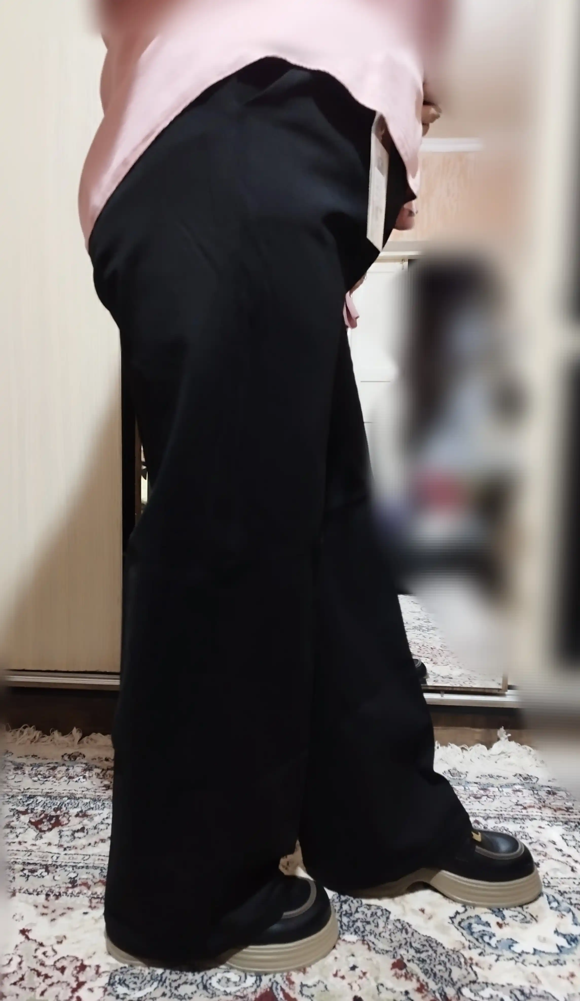 Ayollar klassik shimlari, to‘g‘ri bichim, qora rang, kuz fasli uchun