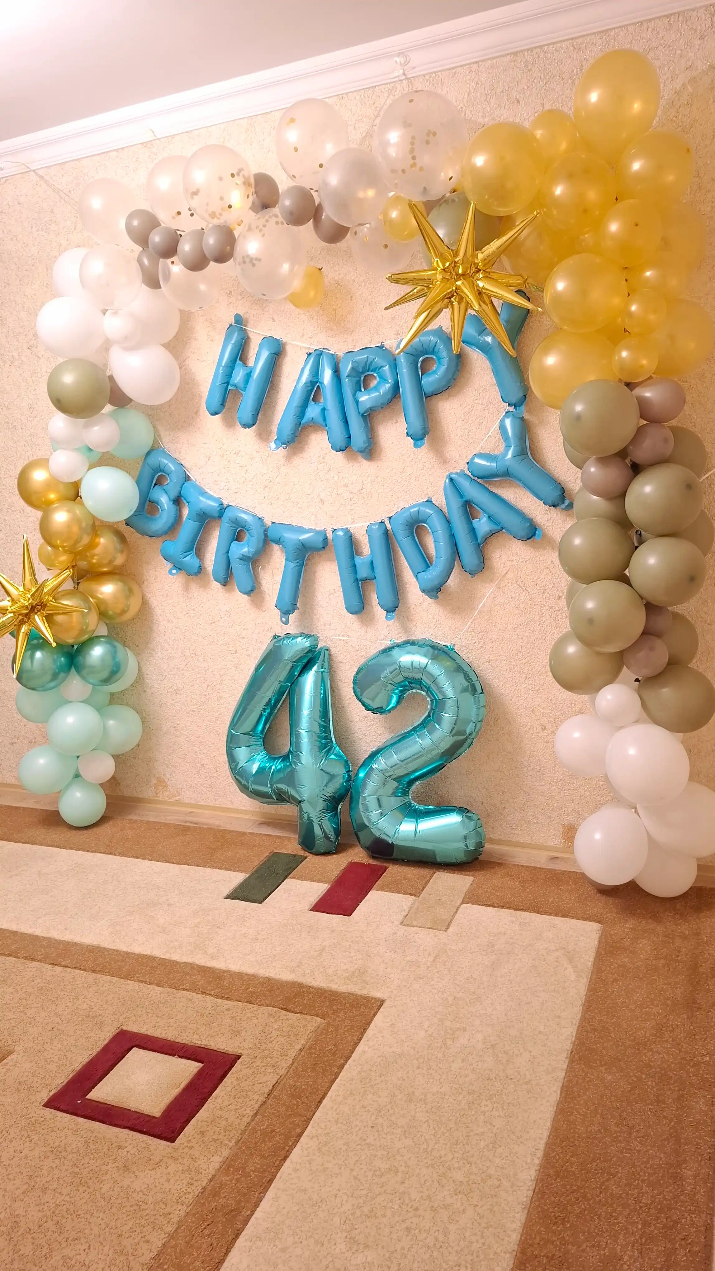 Tug‘ilgan kuningiz bilan, "Happy Birthday" harfli sharlar, fotozona uchun to‘plam