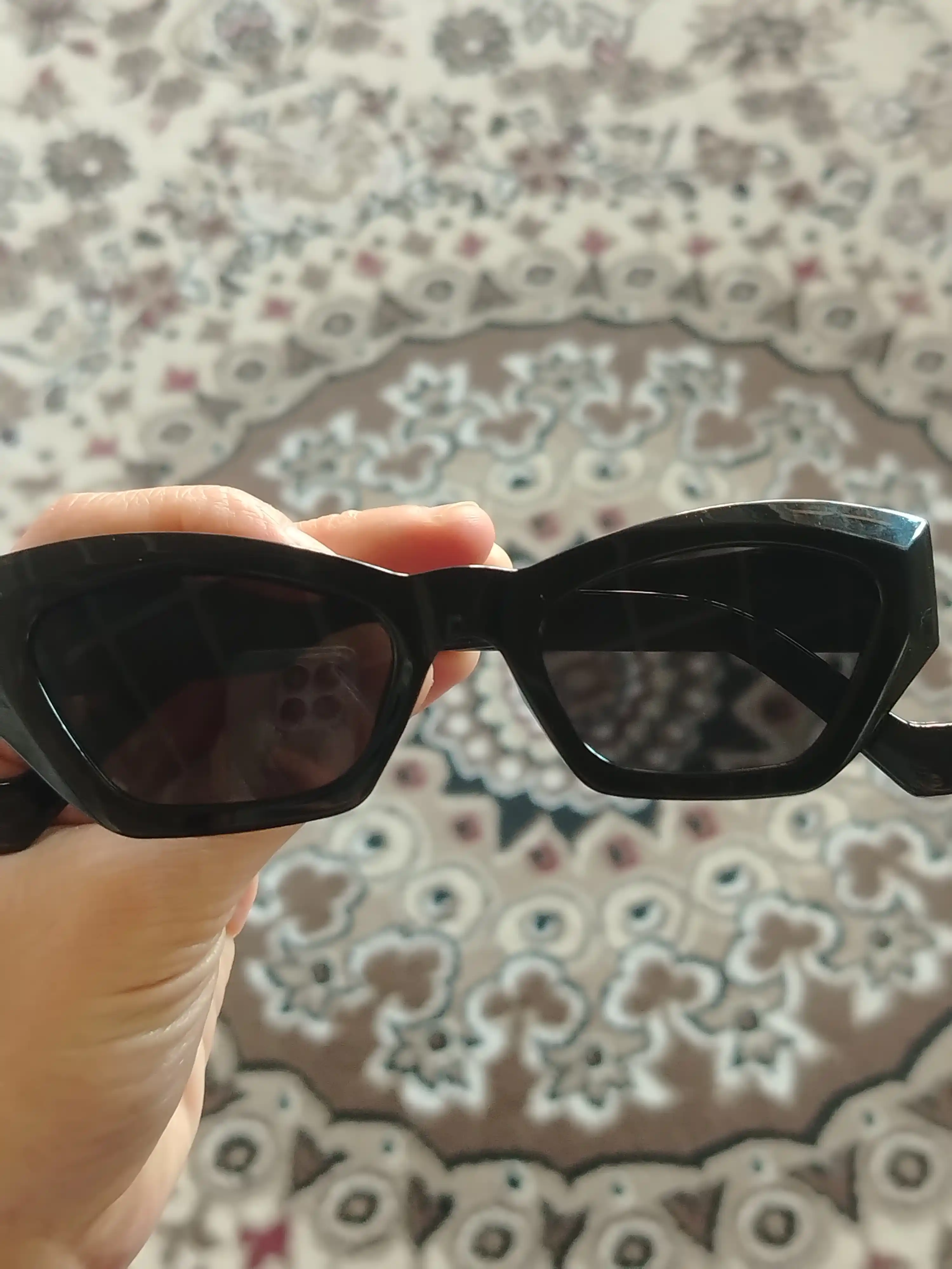 Очки солнцезащитные, чёрные, вытянутые узкие, стиль cat-eye, пластиковая оправа, UV400