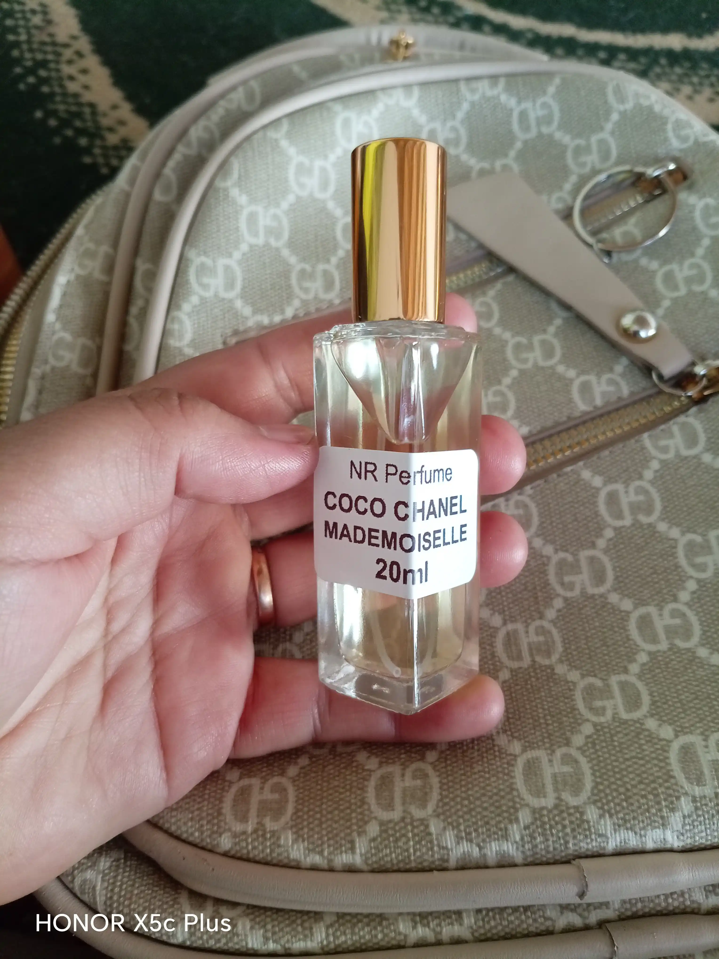 Atir Coco Chanel Mademoiselle ayollar uchun, Fransiya