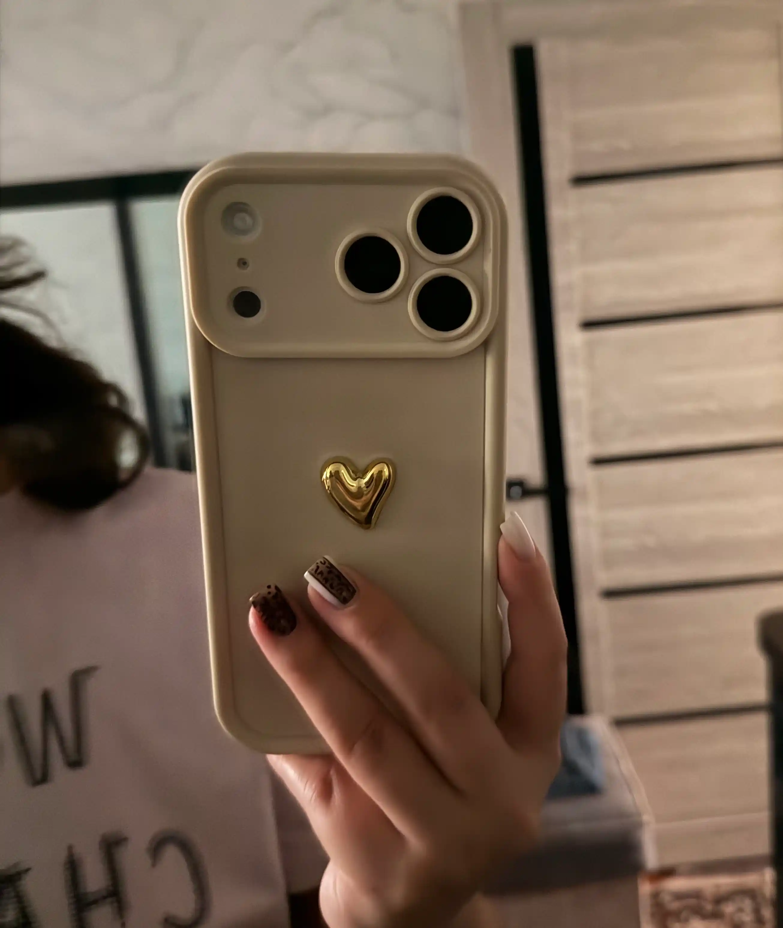Чехол с сердечком на iPhone 17 Pro, Max