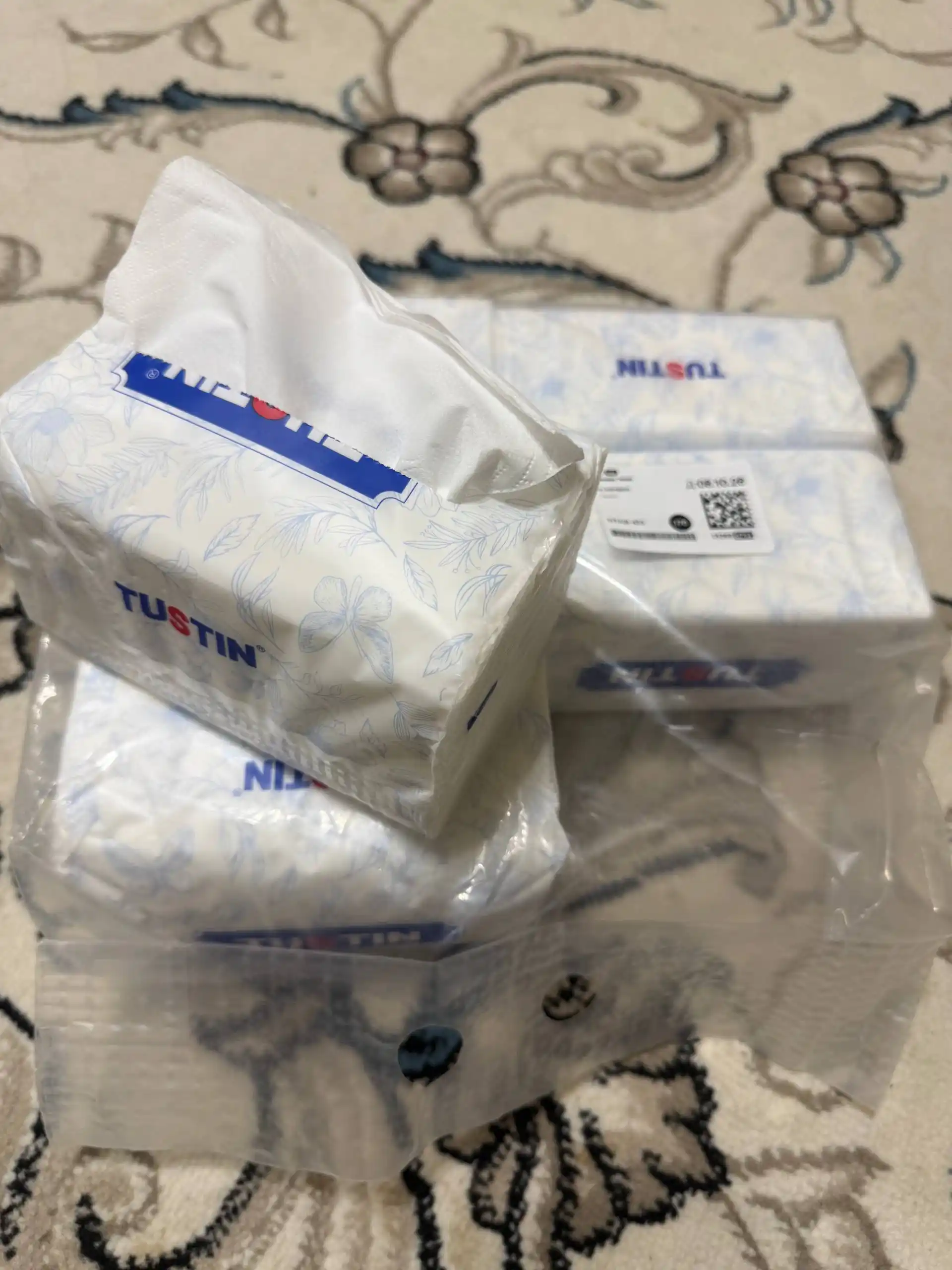 TUSTIN qog‘oz salfetkalar 4 qavatli, 92 dona, 140×175 mm, 6 ta qadoq