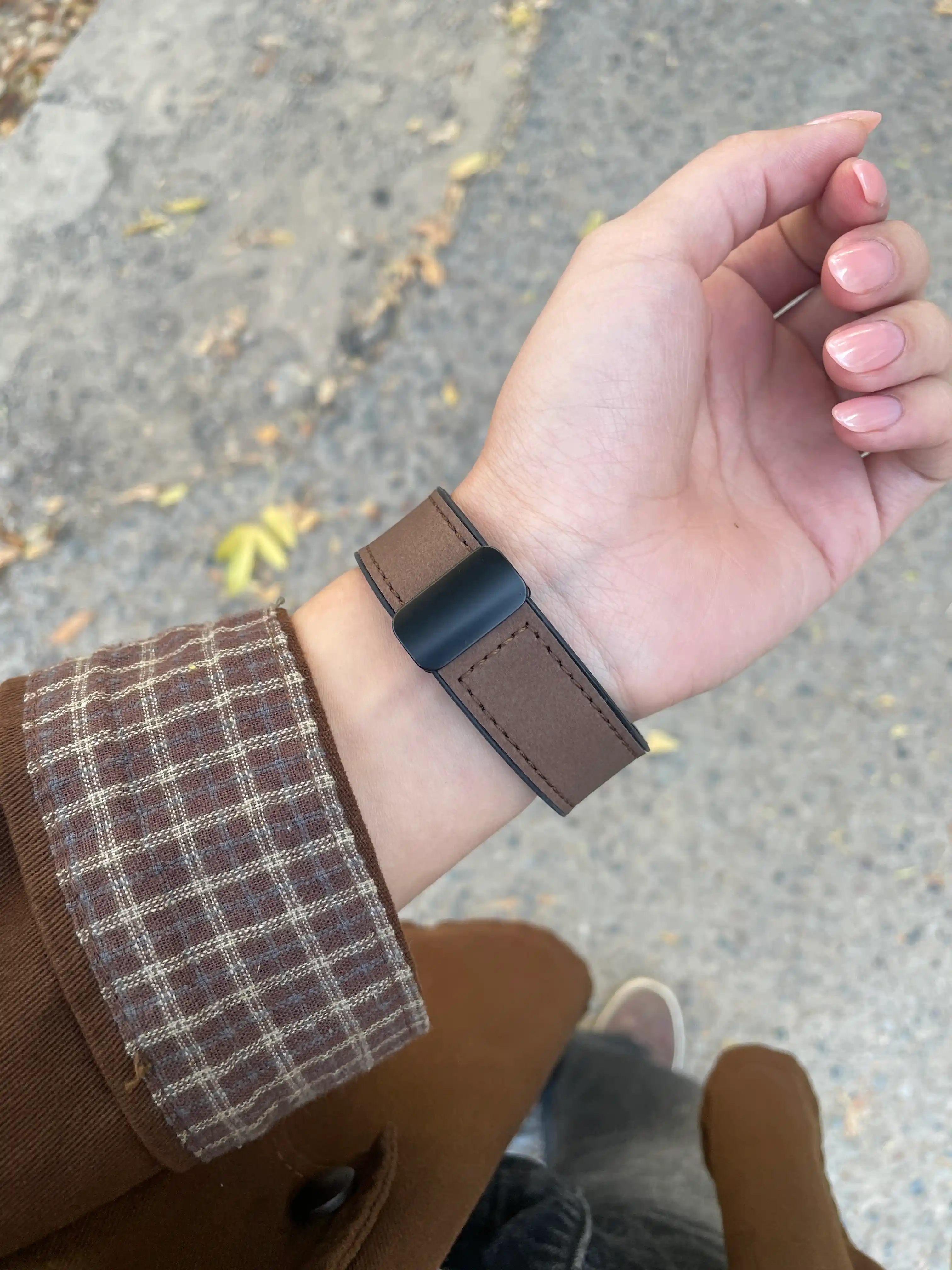 Apple Watch 38–49 mm uchun magnitli charm tasma, biznes uslubi（Faqat tasma）