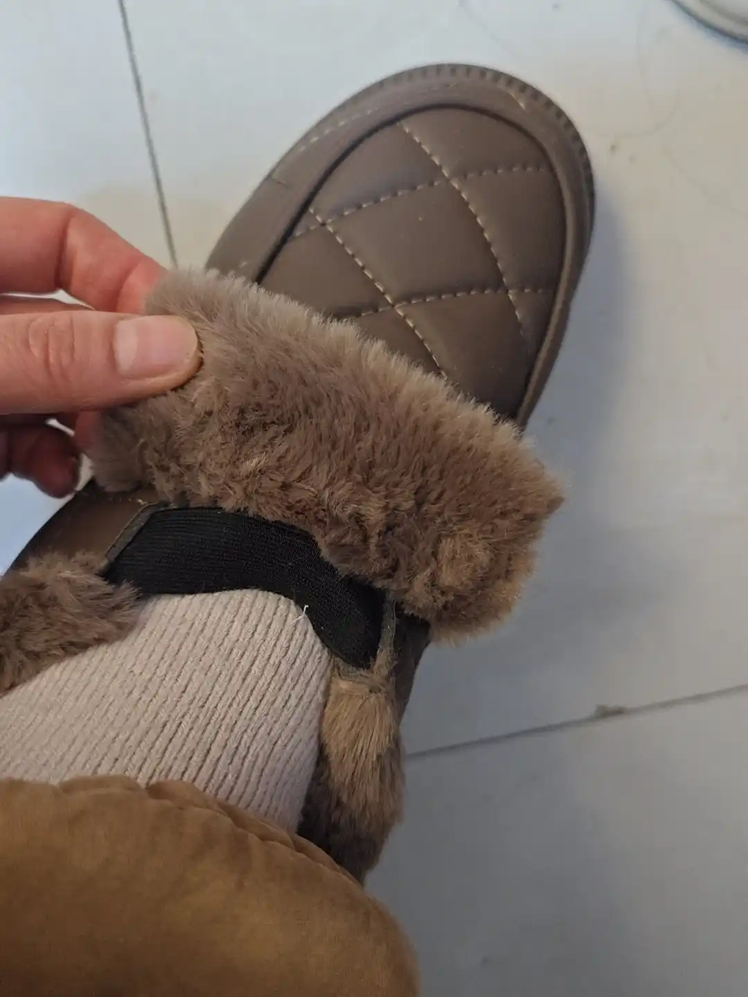 Ayollar va qizlar uchun ichi mo‘ynali uggi, kuz va qishki, 36-41 o‘lchamlar