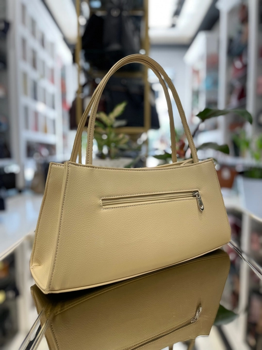Ayollar sumkasi Model 607