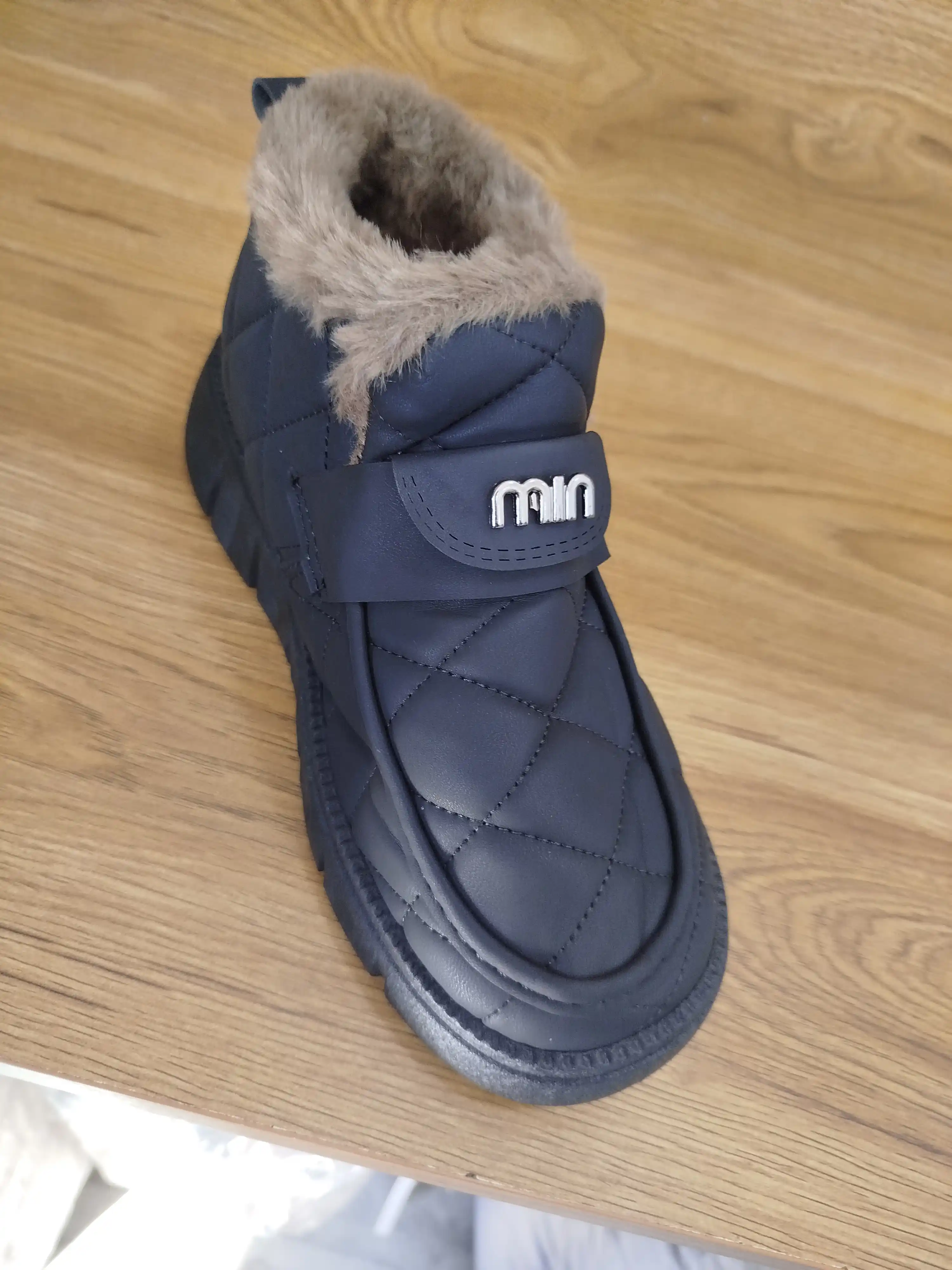 Ayollar va qizlar uchun ichi mo‘ynali uggi, kuz va qishki, 36-41 o‘lchamlar