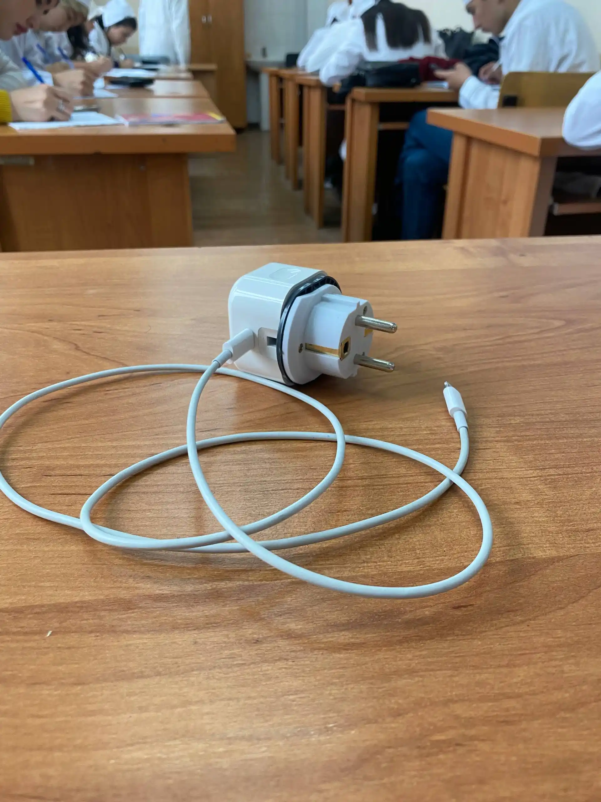 Зарядка для Айфона адаптер USB-C 20ват — быстрая зарядка для моделей iPhone 13,14,15,16,17