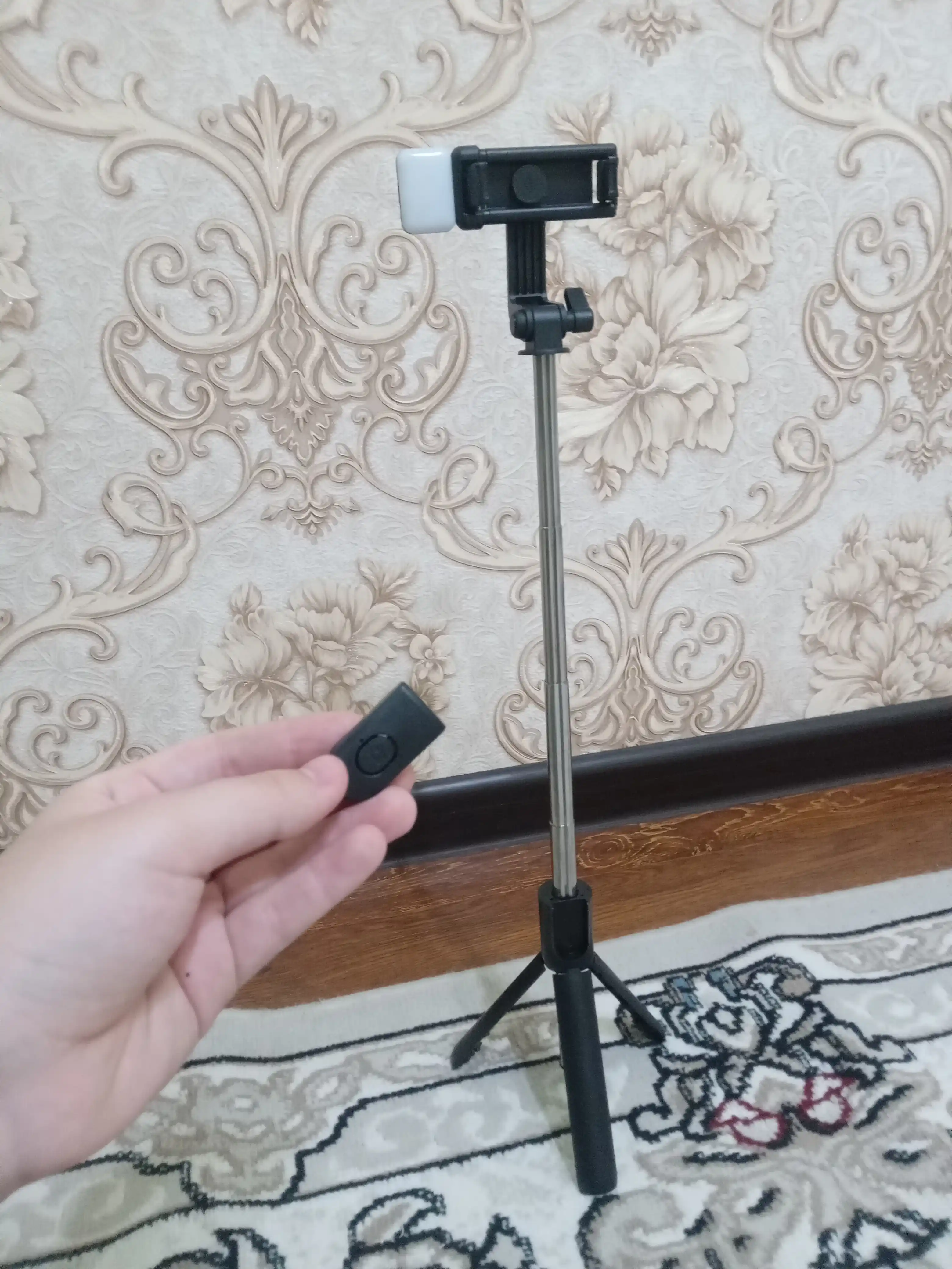 Монопод-штатив 4в1 для телефона, Bluetooth пульт, 360° поворот, белый/черный