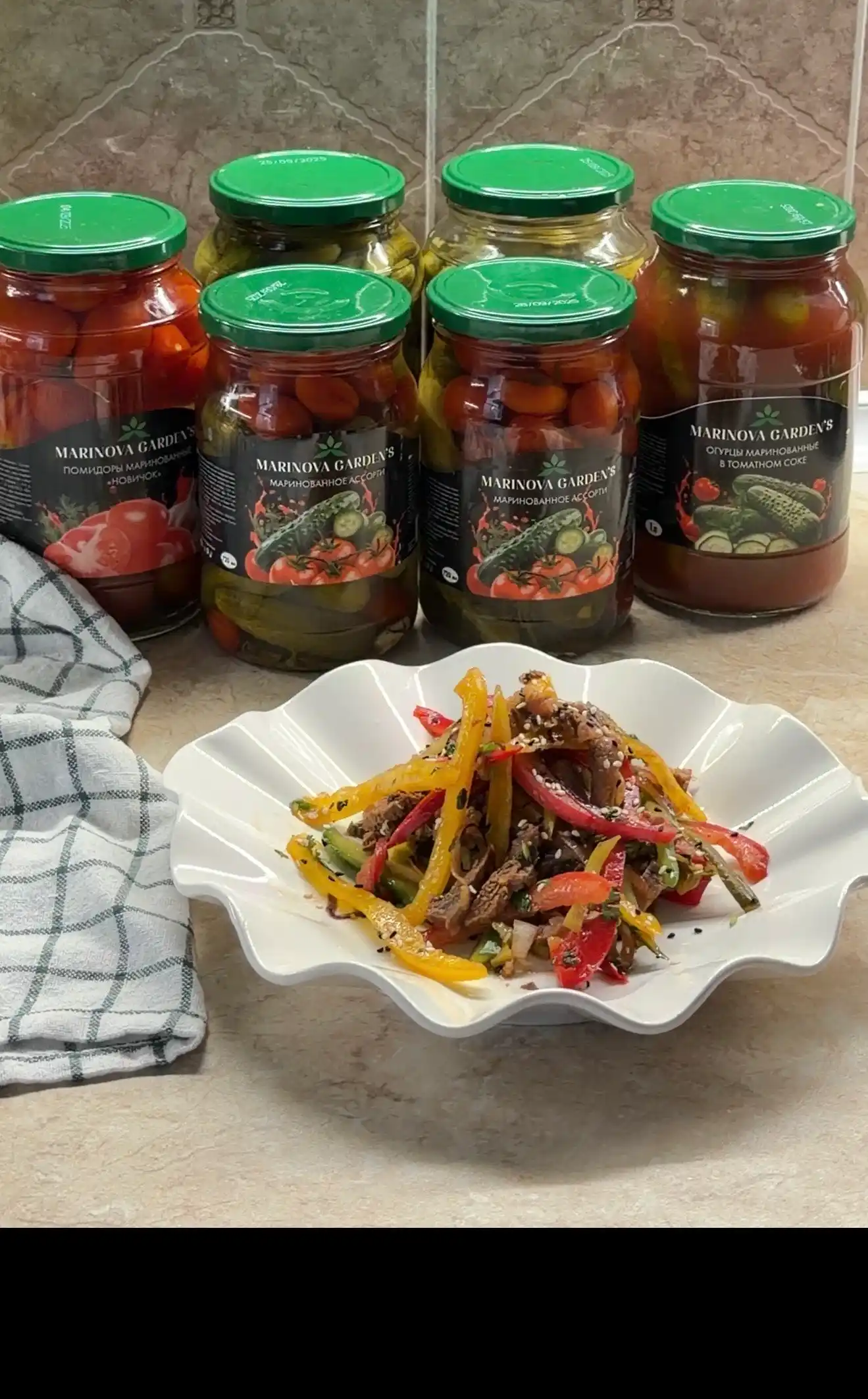 Likopcha keramika va chinni: tushlik, salat va shirinlik uchun, 19-28 sm, 27 model