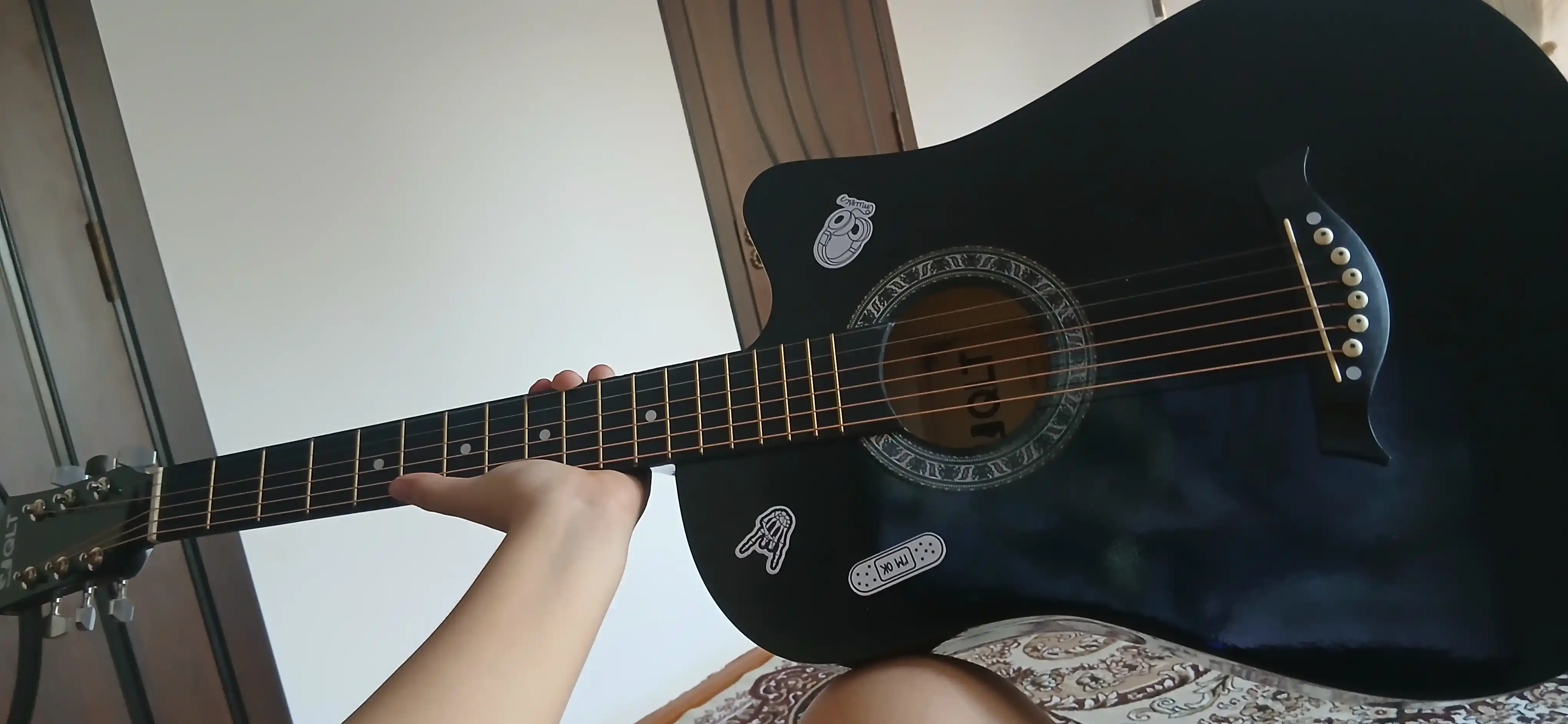 Akustik gitara, FIDGO to‘plamida 30 ta aksessuar