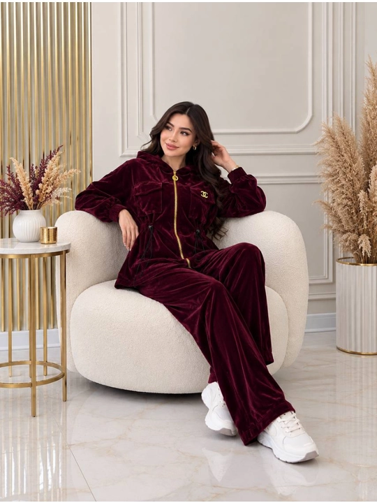 Ayollar baxmal sport kostyumi - 