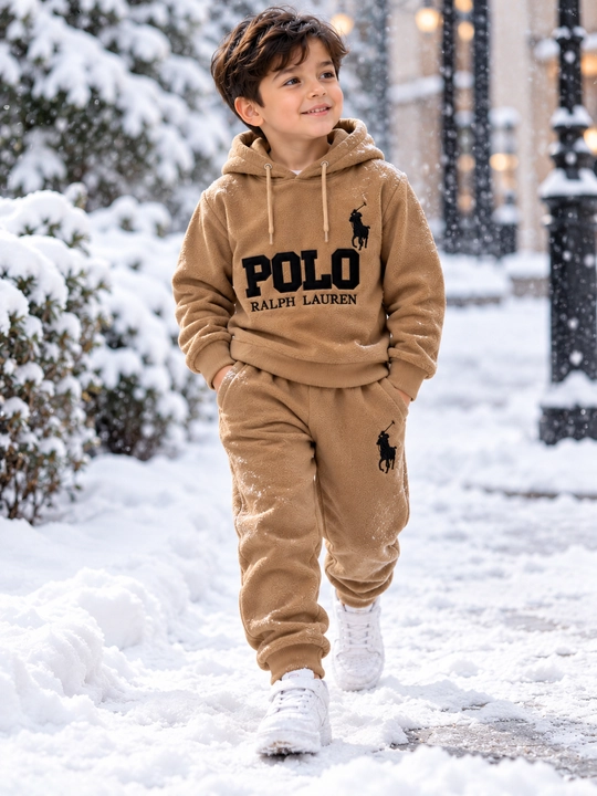 Uyda har kuni foydalanish uchun 4-6 yoshli o'g'il bolalar uchun bolalar kostyumi, kapshonli shimlar to'plami