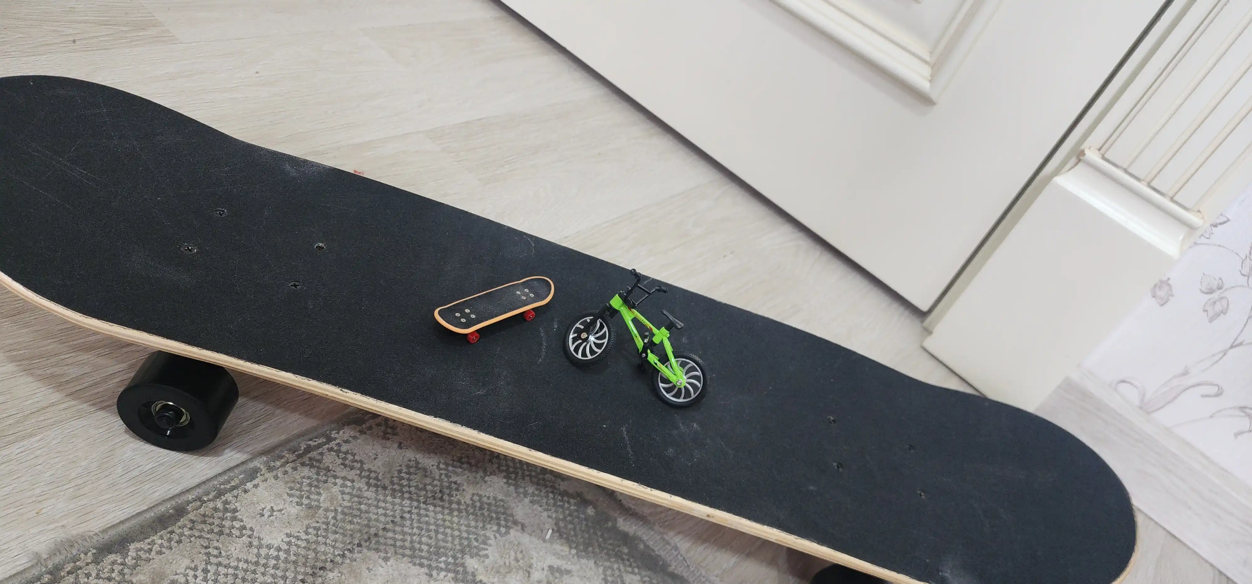 Katta fingerboard to'plamlari