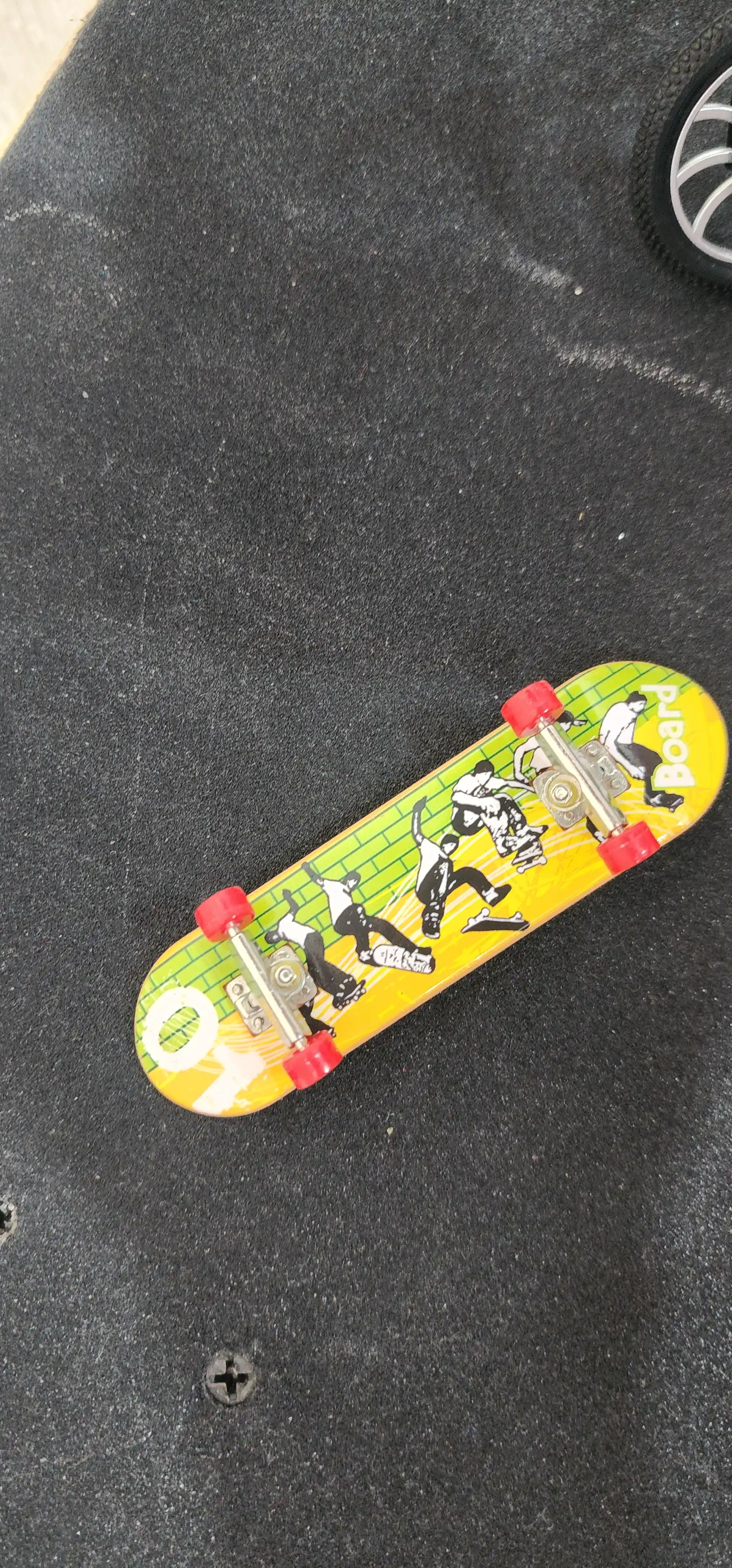 Katta fingerboard to'plamlari