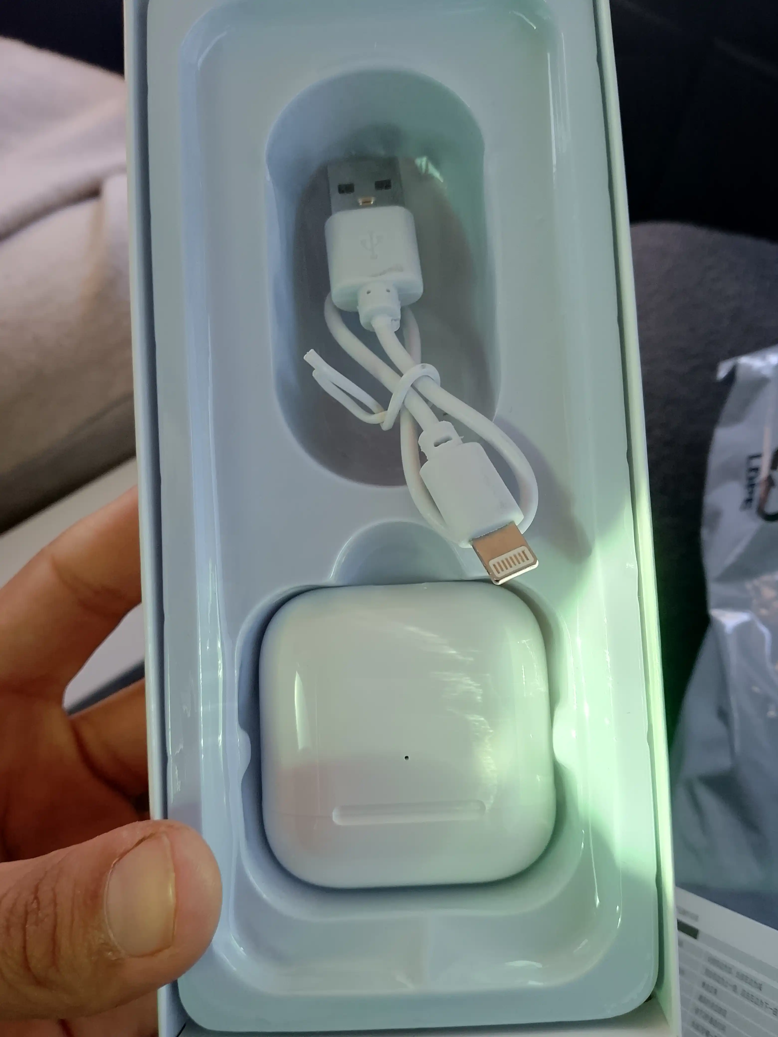 Simsiz quloqchinlar Pods 4, iPhone va Android uchun naushniklar