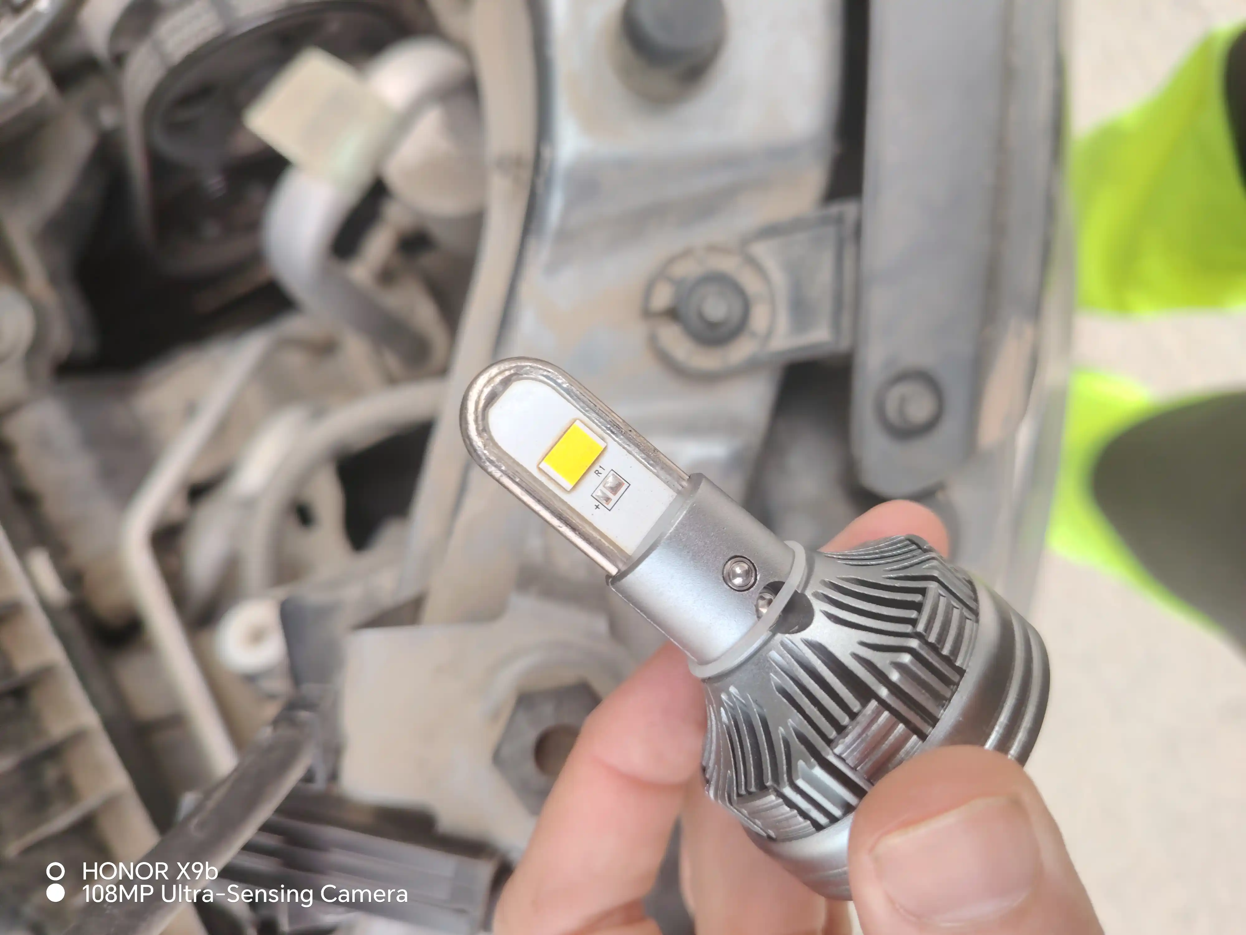Автомобильная лампа Zimmer BI-LED Z8max, 85 Вт, H4
