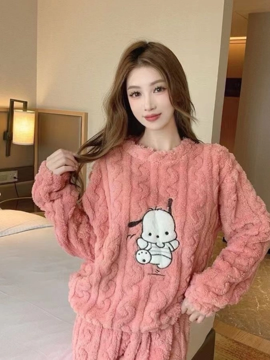 Ayollar pijamasi
