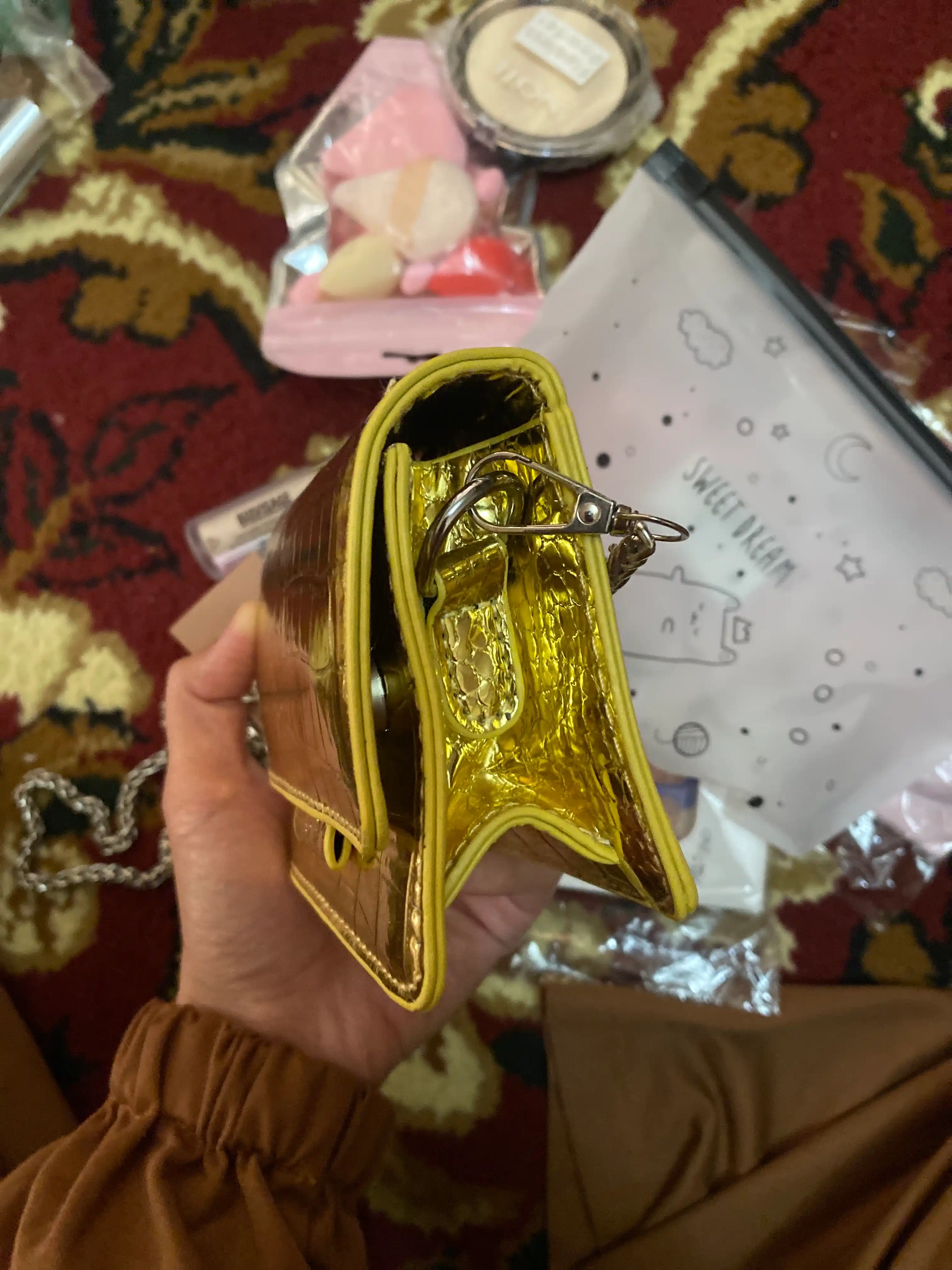 Ayollar uchun mini sumka, zanjirli, yelkaga osiladigan sumkacha