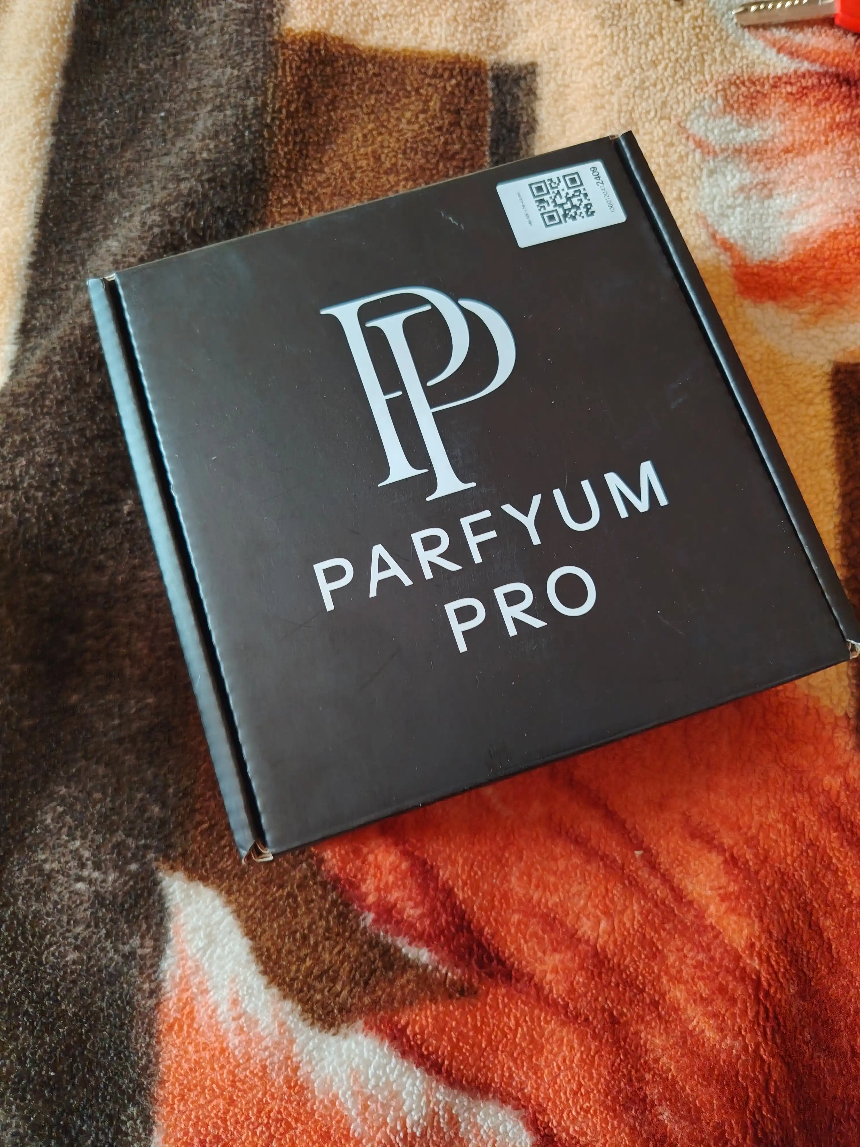 Unisex 21+ Eau de Parfum, erkaklar va ayollar uchun uzoq muddatli ta'sirga ega Feramon atr by Parfyum Pro