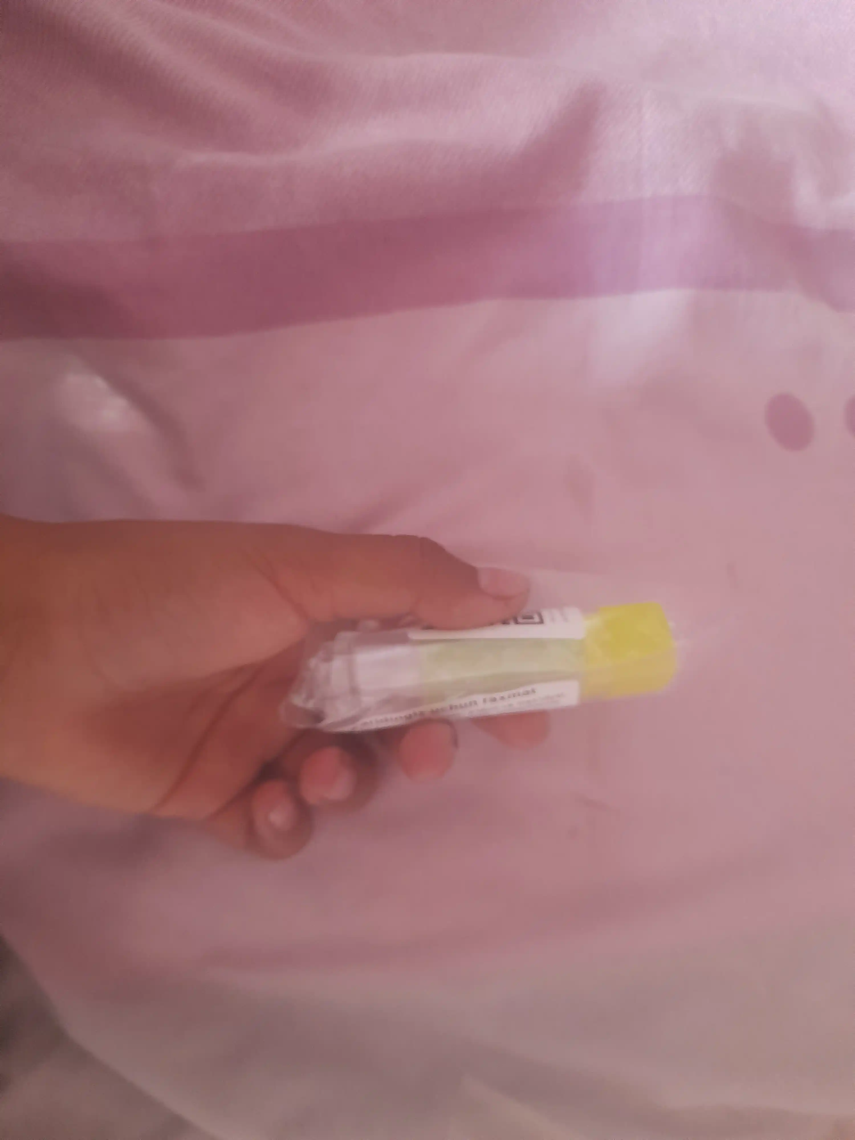 Aloe vera va E vitamini qo‘shilgan, namlovchi va yumshatuvchi lab balzami