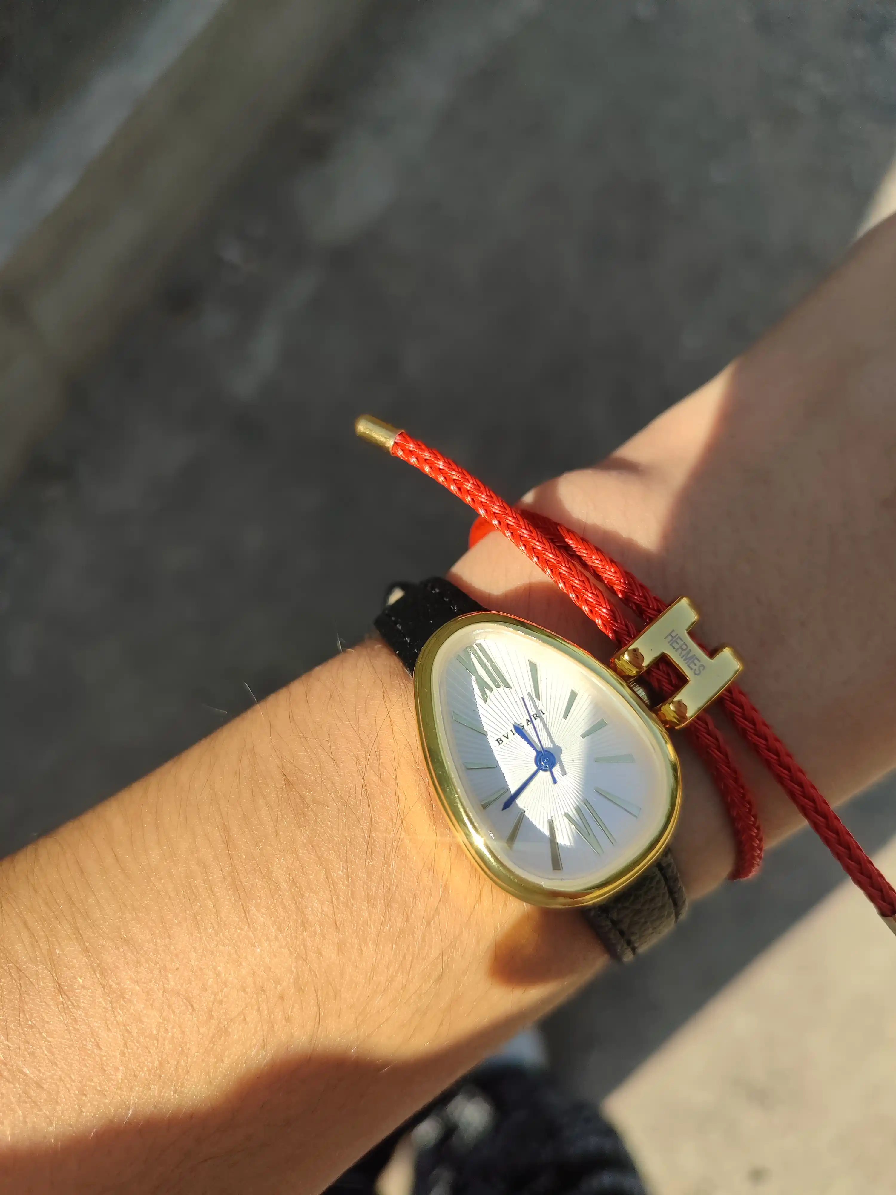 Женские часы, девушек, наручные часы, с кварцевым механизмом, BVLGARI, с кожаным ремешком