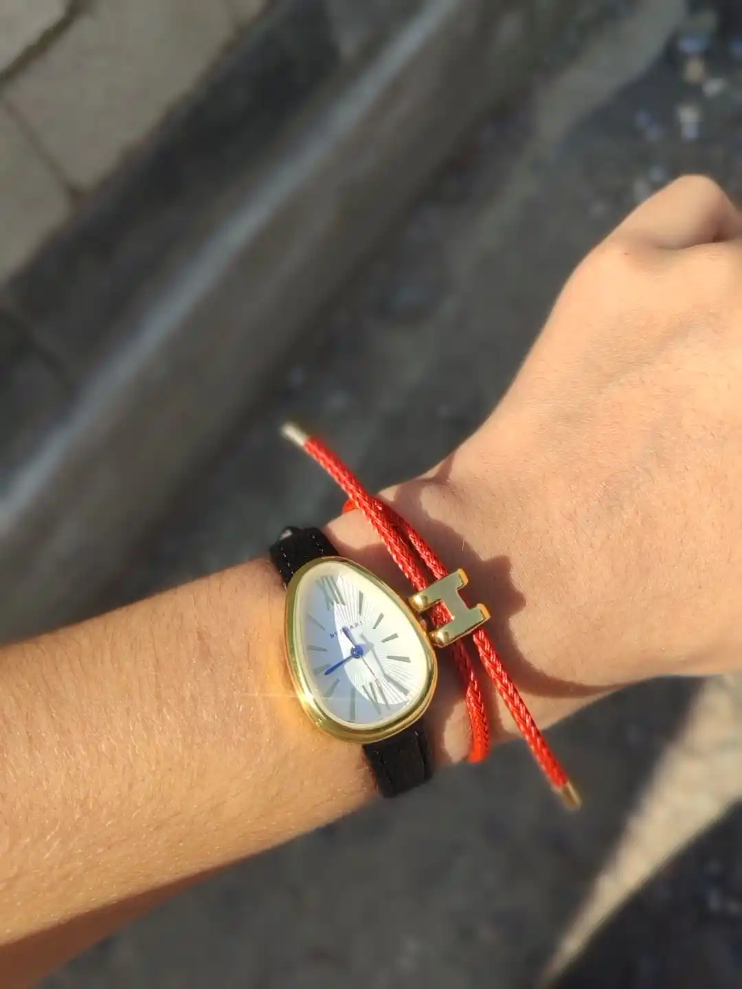 Женские часы, девушек, наручные часы, с кварцевым механизмом, BVLGARI, с кожаным ремешком