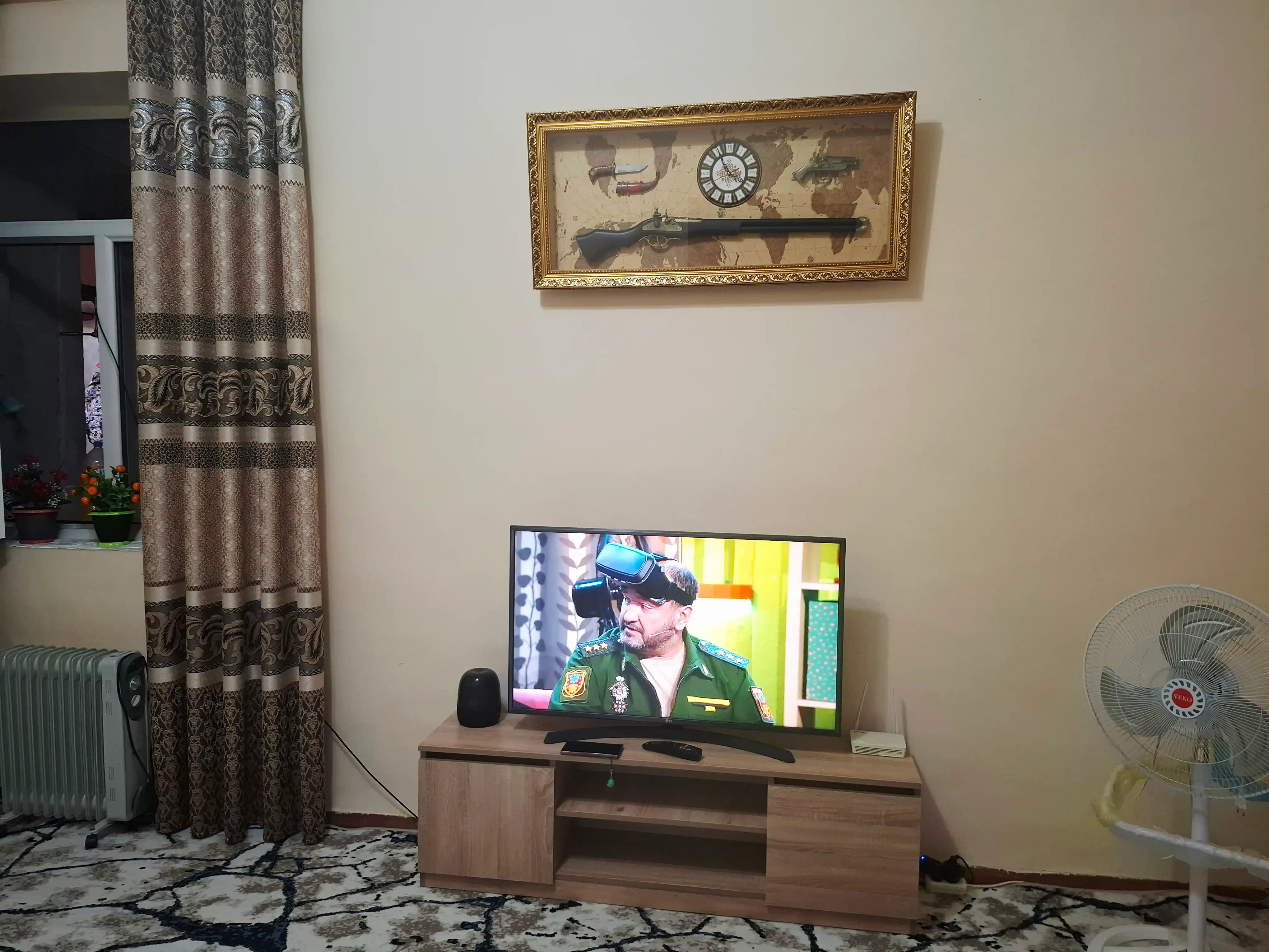 TV-45 zamonaviy TV-tumbasi – keng ekranli televizorlar va media-uskunalar mukammal yechim