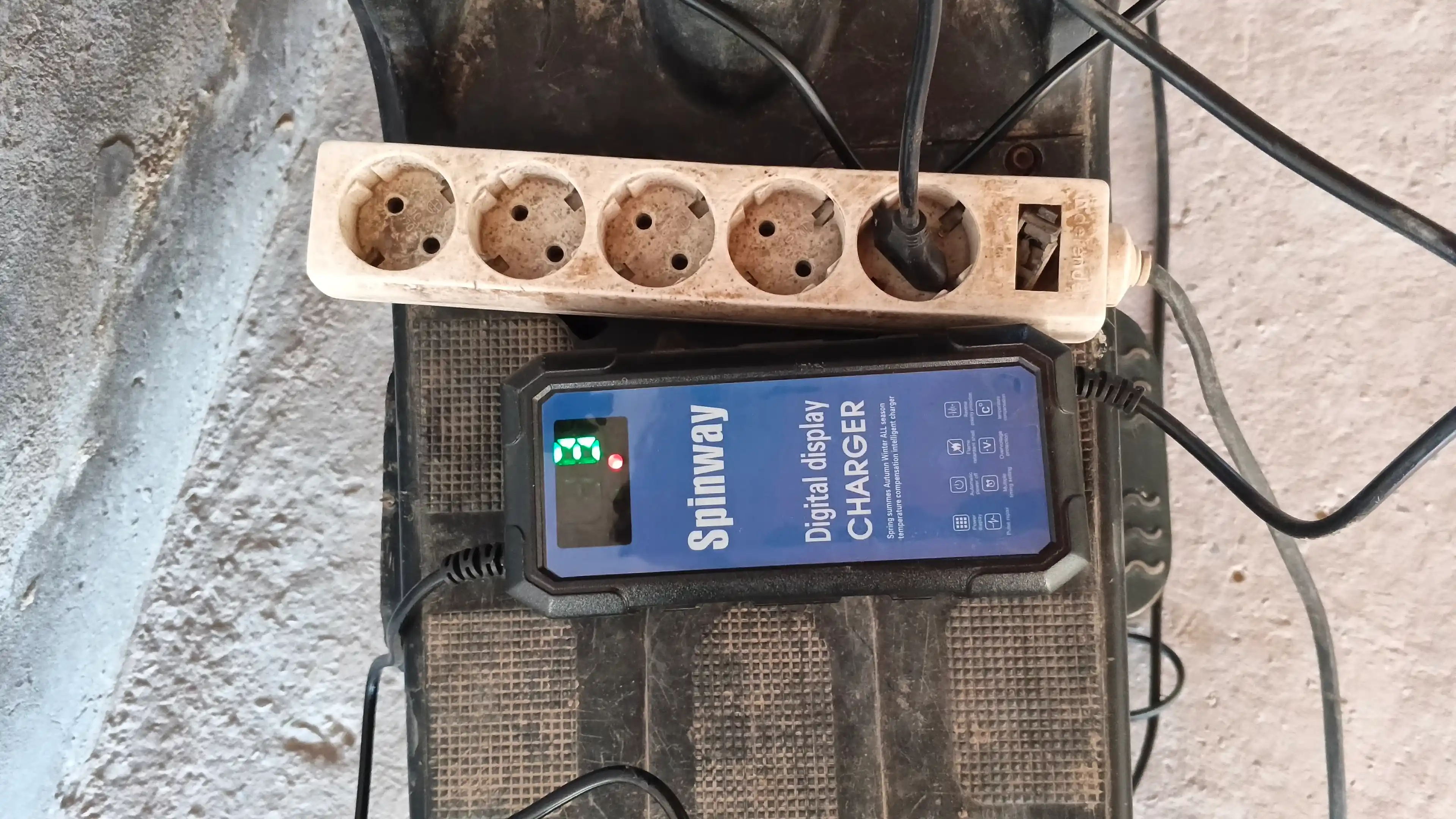 Skuterlar uchun zaryadlovchi qurilma 60V 20A
