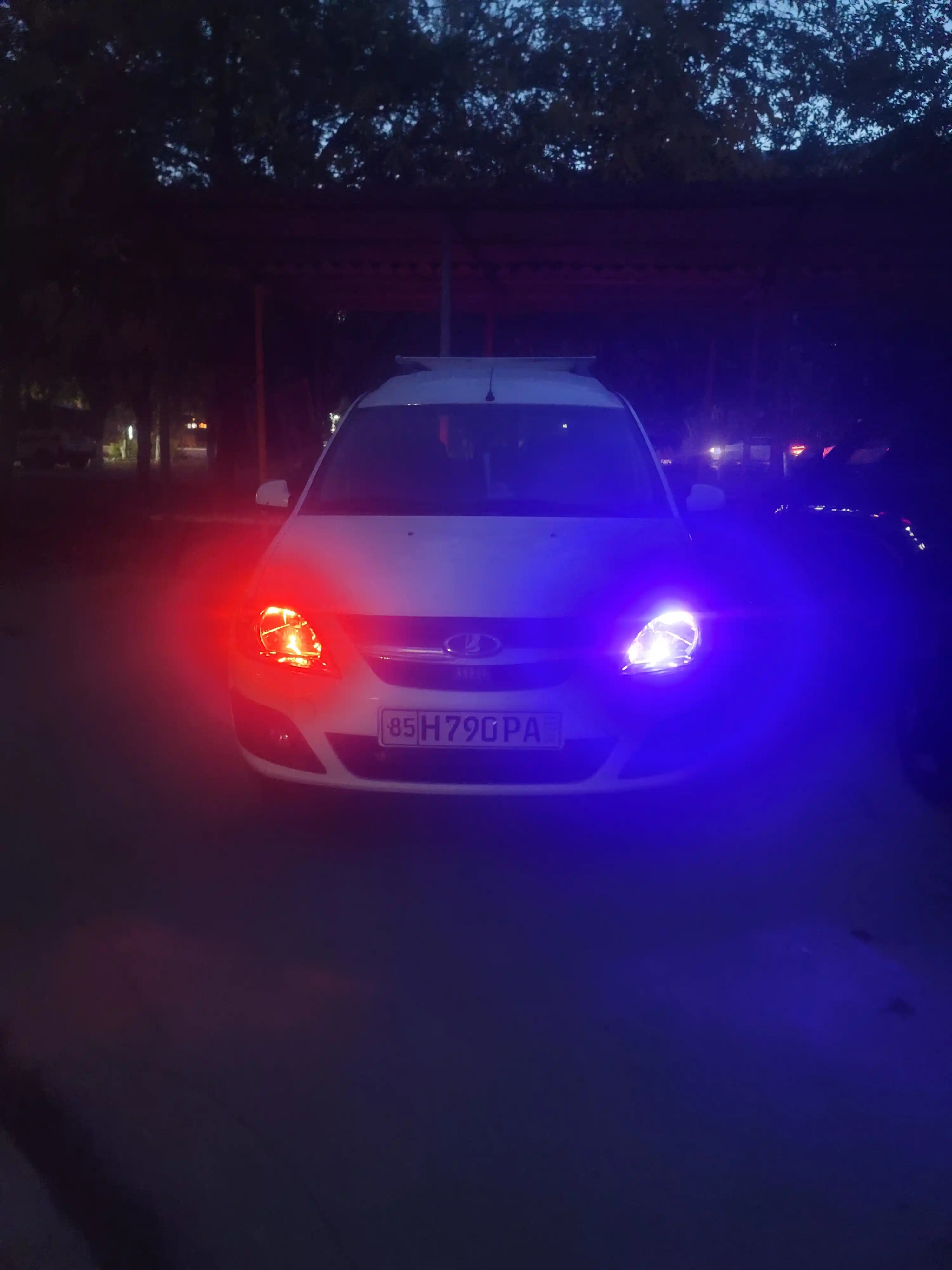 Avtomobil LED rangli lampalar T10, RGB, 2 dona