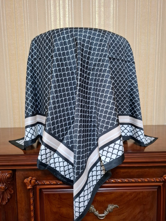 Ayollar ipak ro‘molchasi, hijob, sharf, 90 x 90 sm