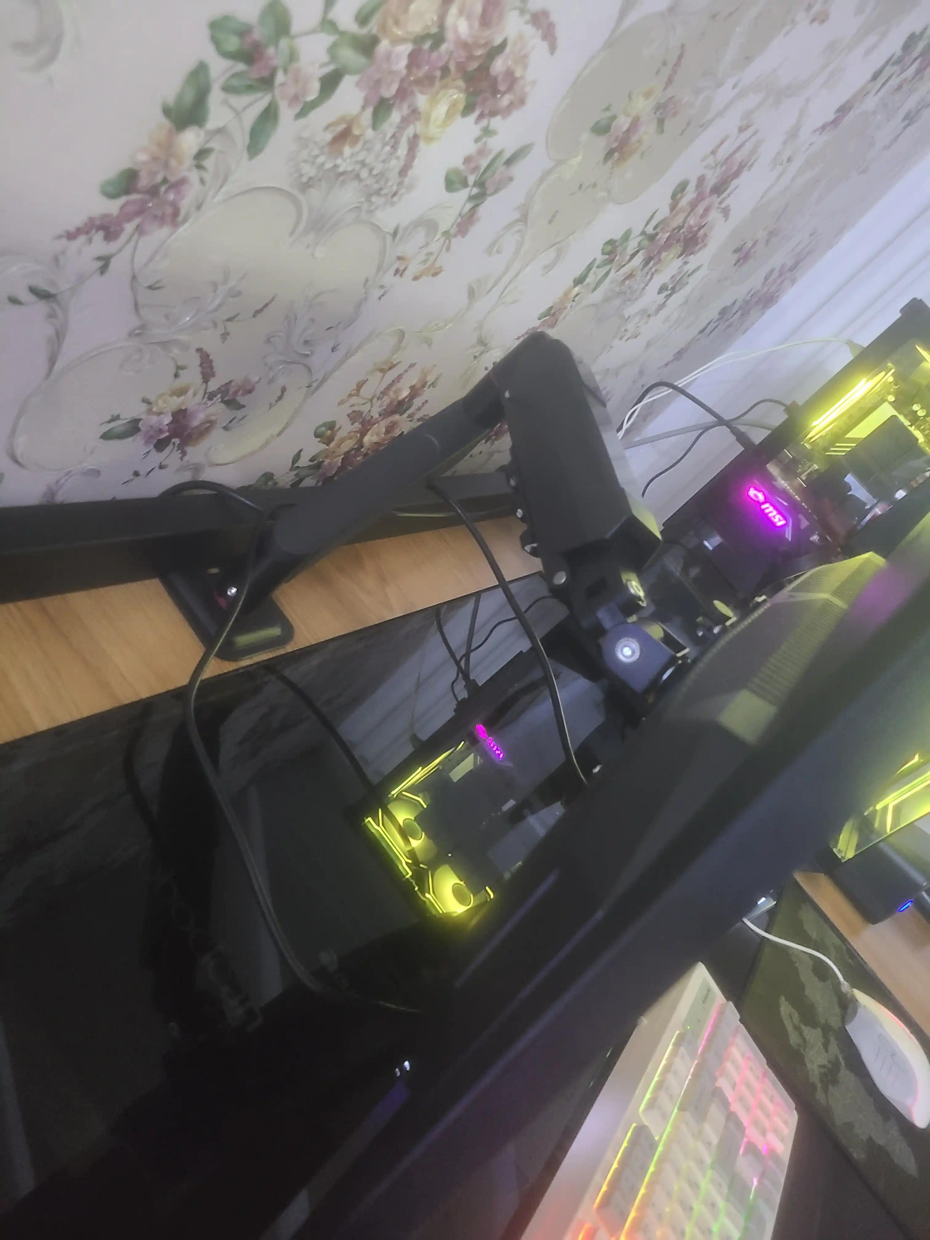 Monitor kronshteyn, ekran diagonali 17-32", 10 kg