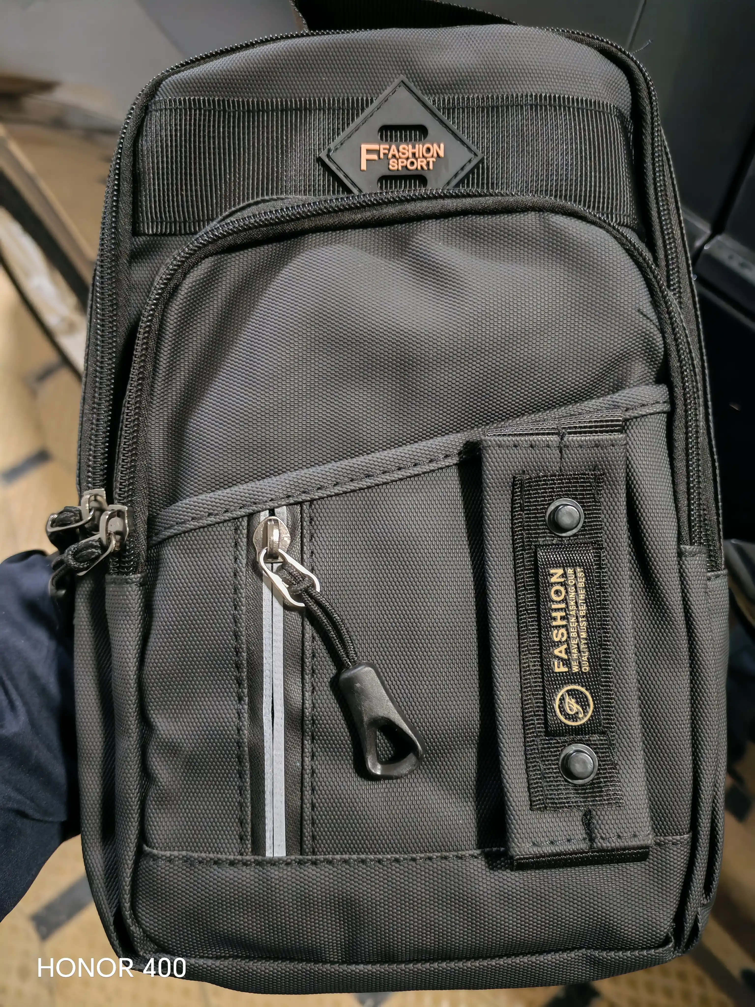 Yelkadan osiladigan sumka, ko‘p cho‘ntakli sport sling-sumkasi