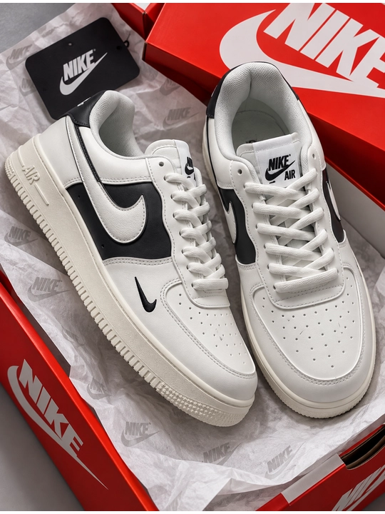 Кроссовки Nike - 