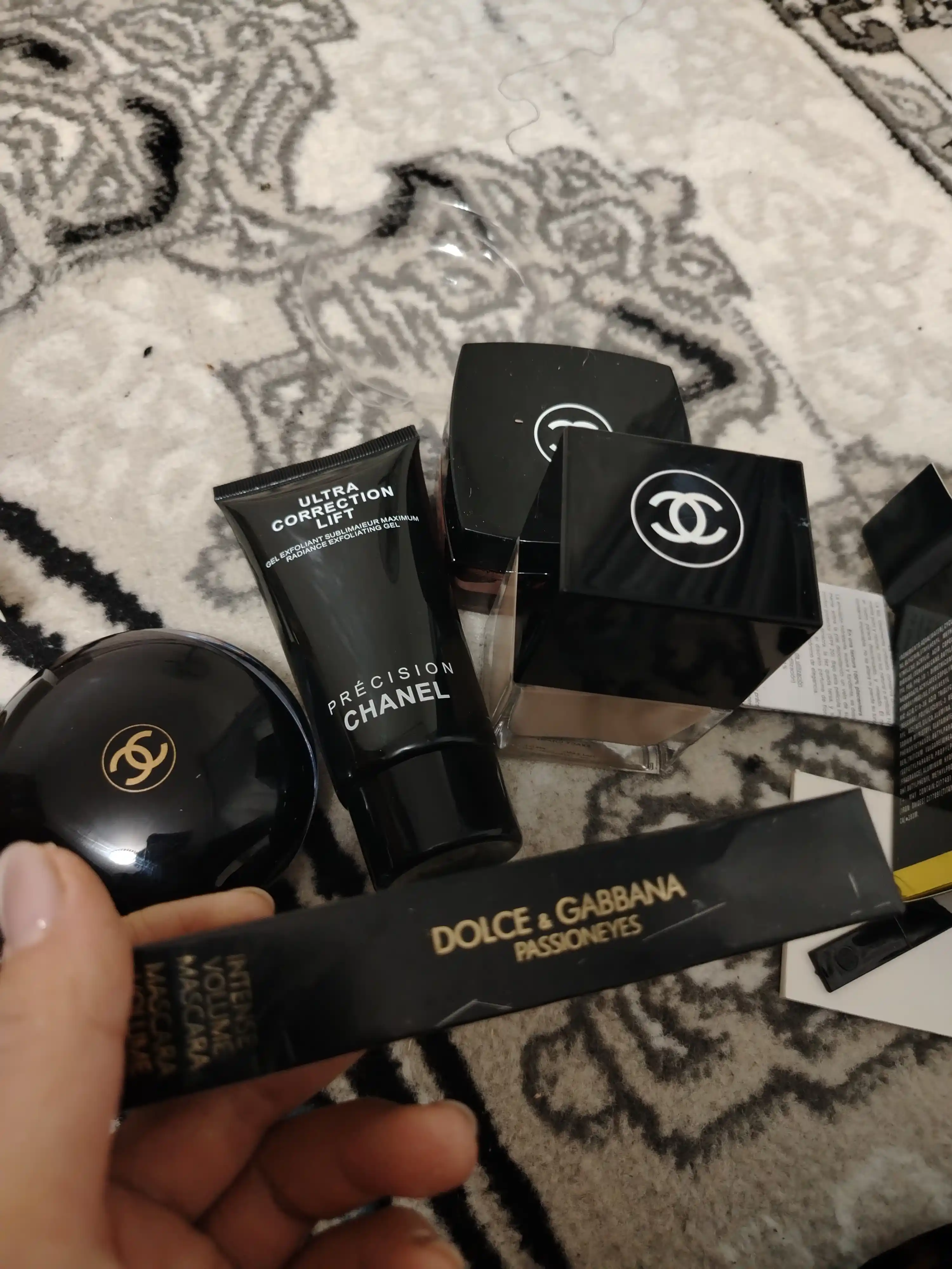 Chanel kosmetika nabor / ayollar uchun sovg'a / make up set / pudra / krem / tush / piling