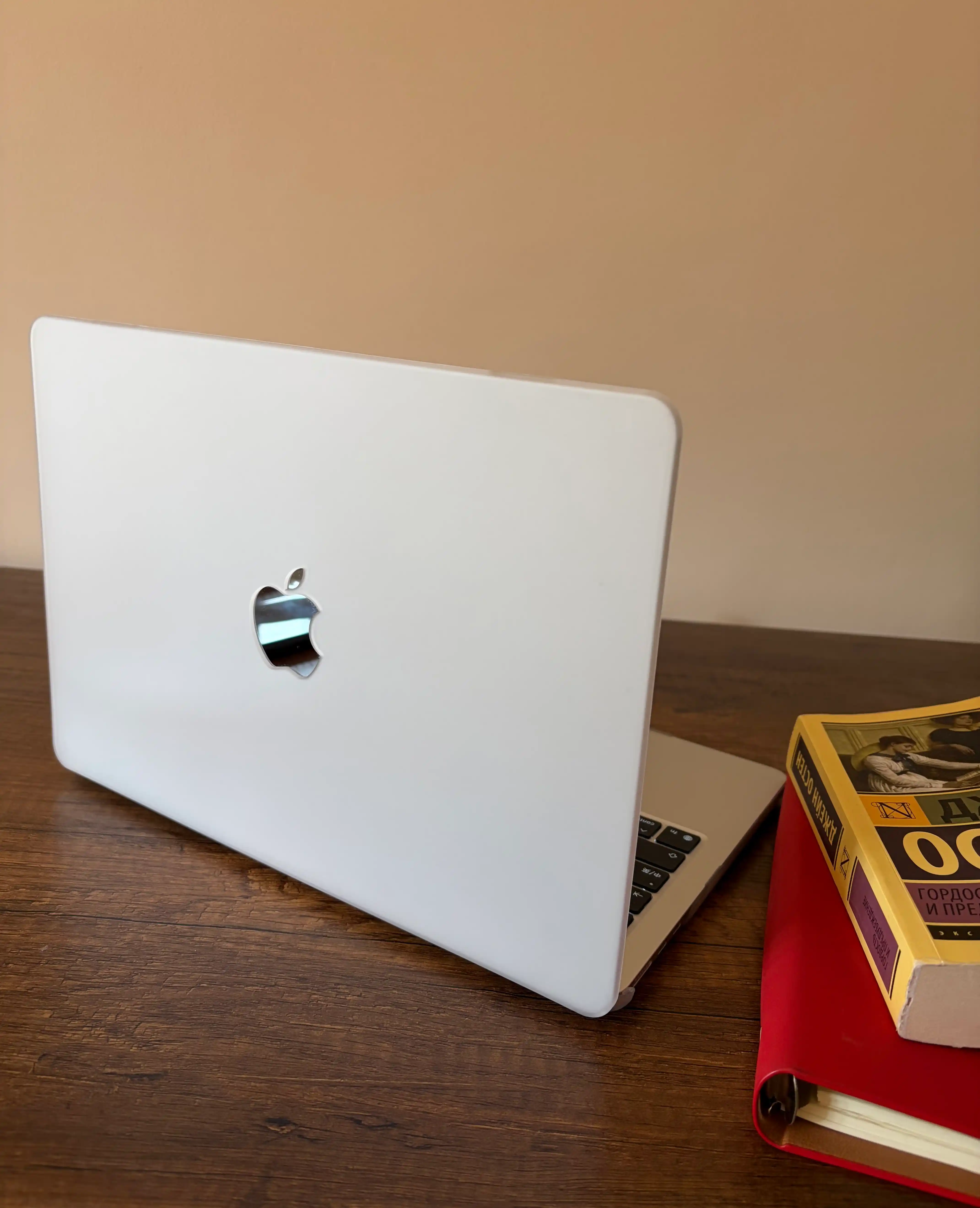 Macbook Air / Pro uchun g‘ilof 13.3 / 13.6 / 14.2 / 15.3 / 16.2, M1 / M2 / M3