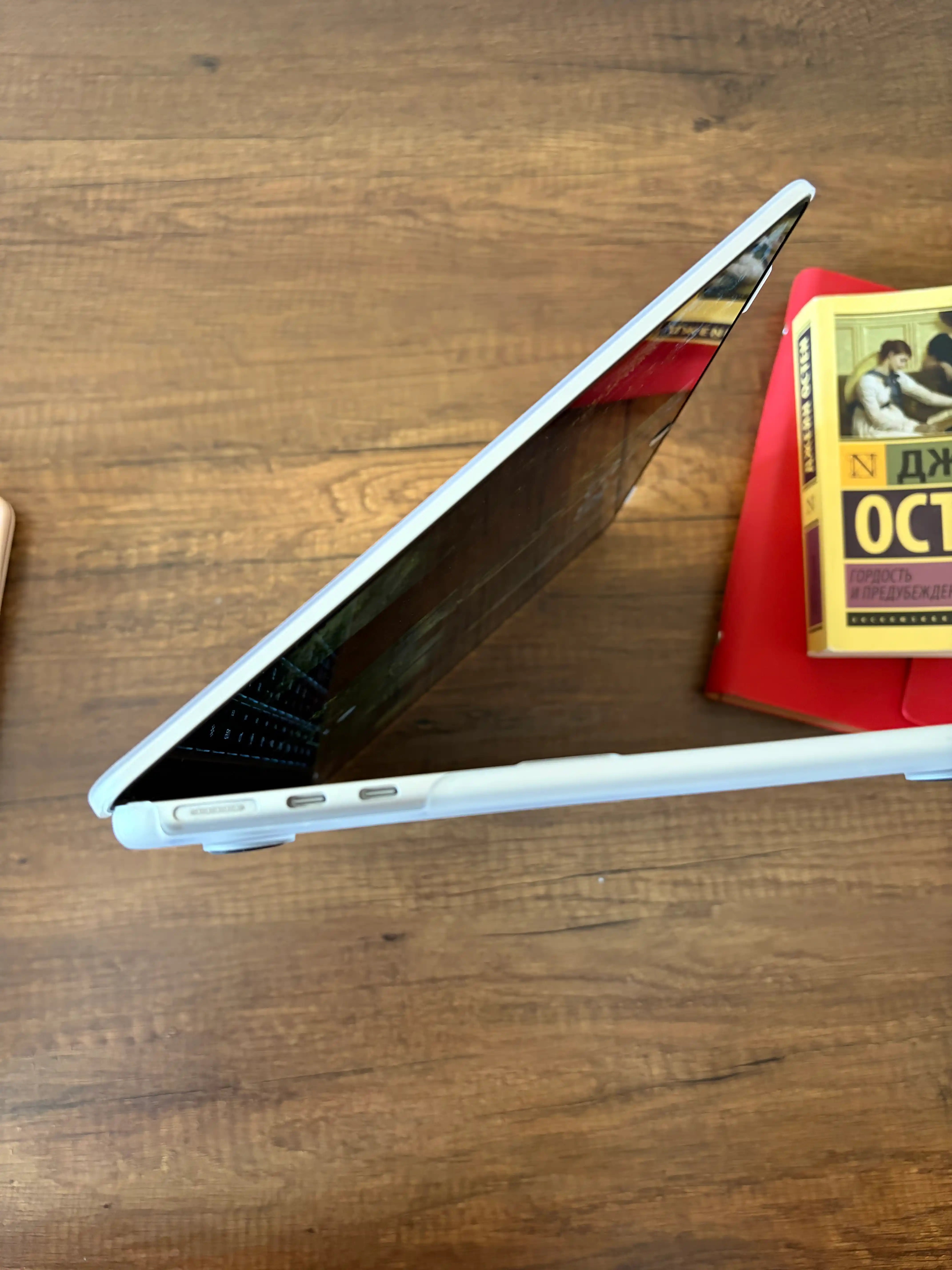 Macbook Air / Pro uchun g‘ilof 13.3 / 13.6 / 14.2 / 15.3 / 16.2, M1 / M2 / M3