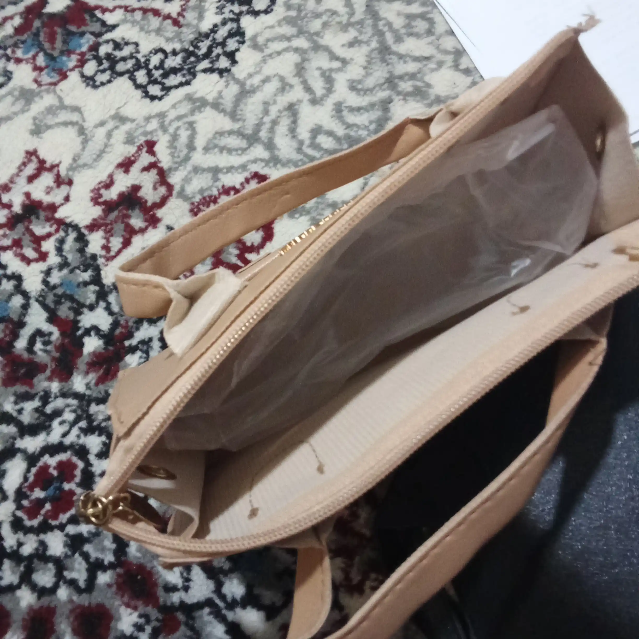 Ayollar uchun uslubidagi eko-charmdan kichik kross-bodi sumkasi