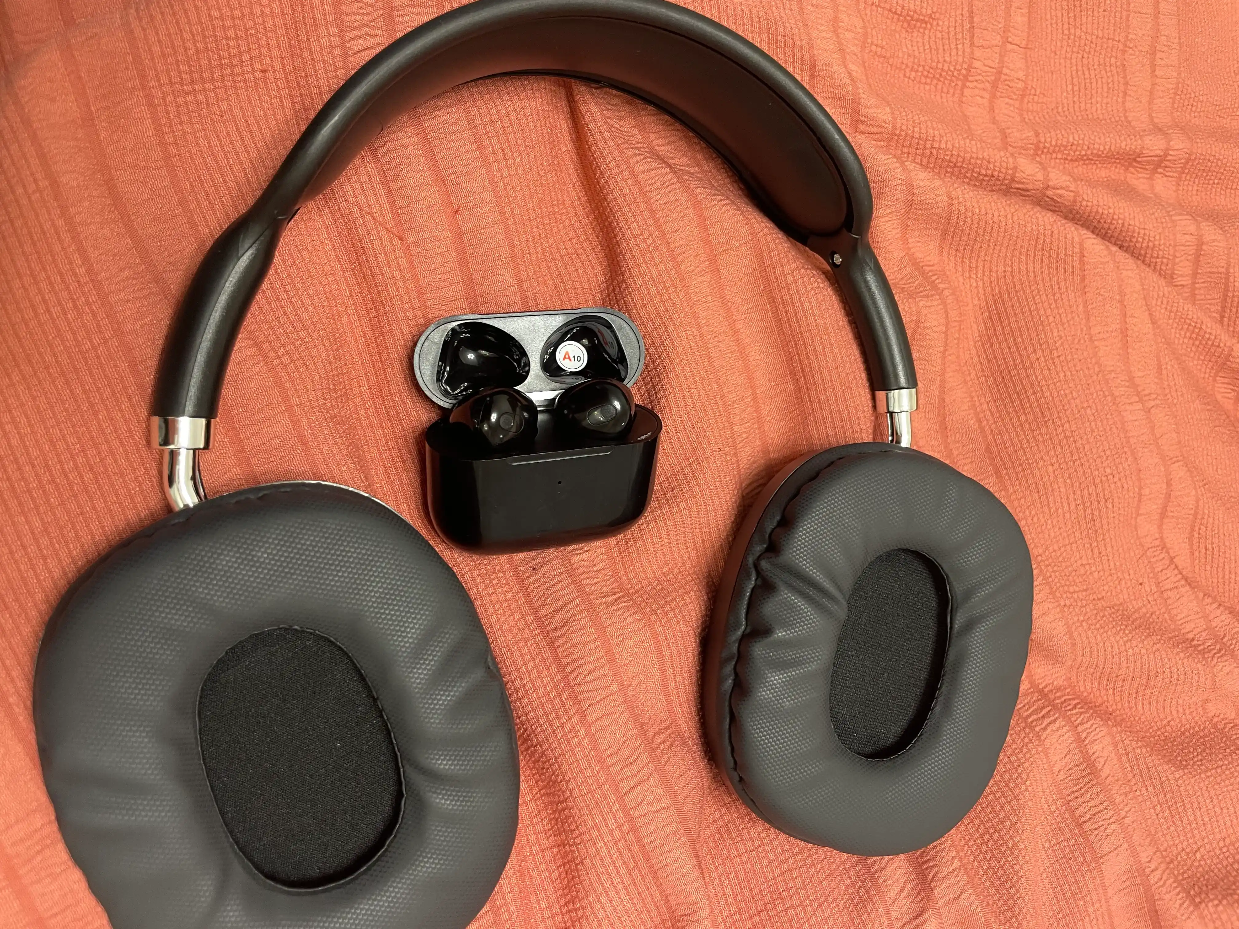 P9 va TWS 1+1 quloqchinlar to‘plami — kuchli ovoz, Bluetooth va uzoq muddatli xizmat