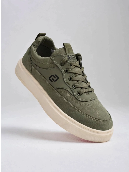 Erkaklar uchun krossovka – keda. Casual model. Tekstil material. Kichik o‘lchamli