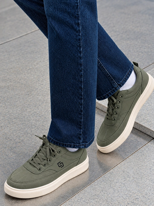 Erkaklar uchun krossovka – keda. Casual model. Tekstil material. Kichik o‘lchamli