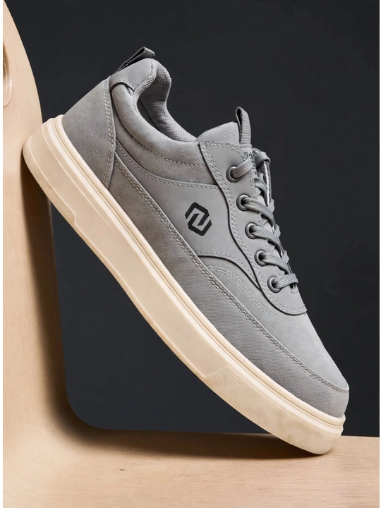 Erkaklar uchun krossovka – keda. Casual model. Tekstil material. Kichik o‘lchamli
