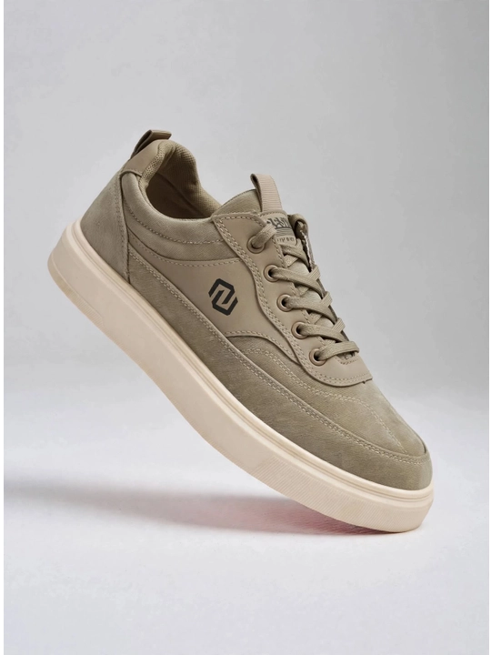 Erkaklar uchun krossovka – keda. Casual model. Tekstil material. Kichik o‘lchamli