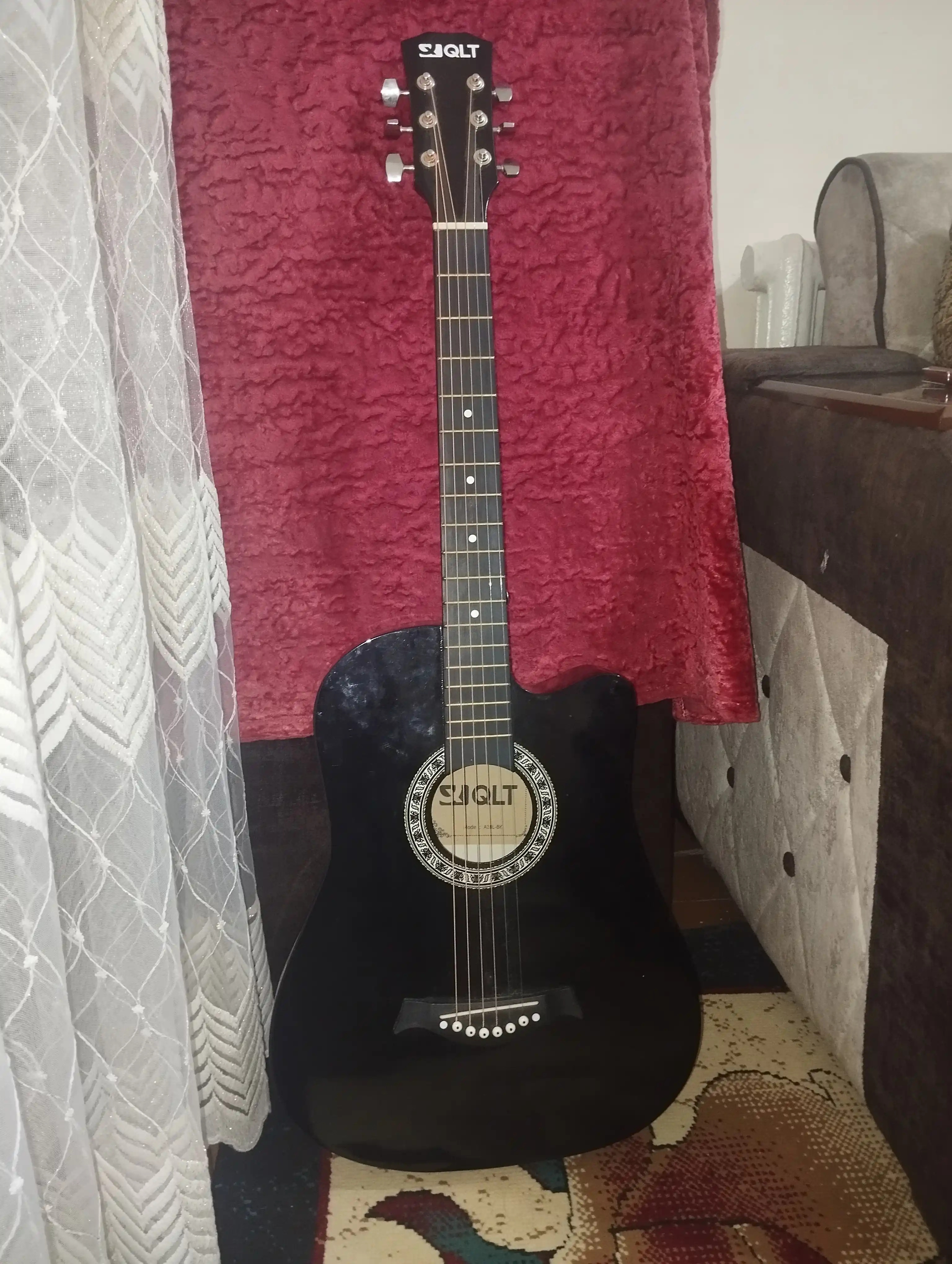 Akustik gitara QLT, 38 dyum