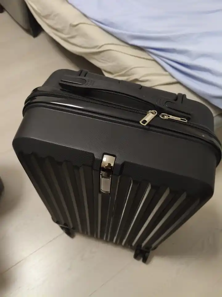 Sayohat chamodoni 38 l, ABS plastik, 360° g'ildirak, ilgakli, 55x34x21 sm